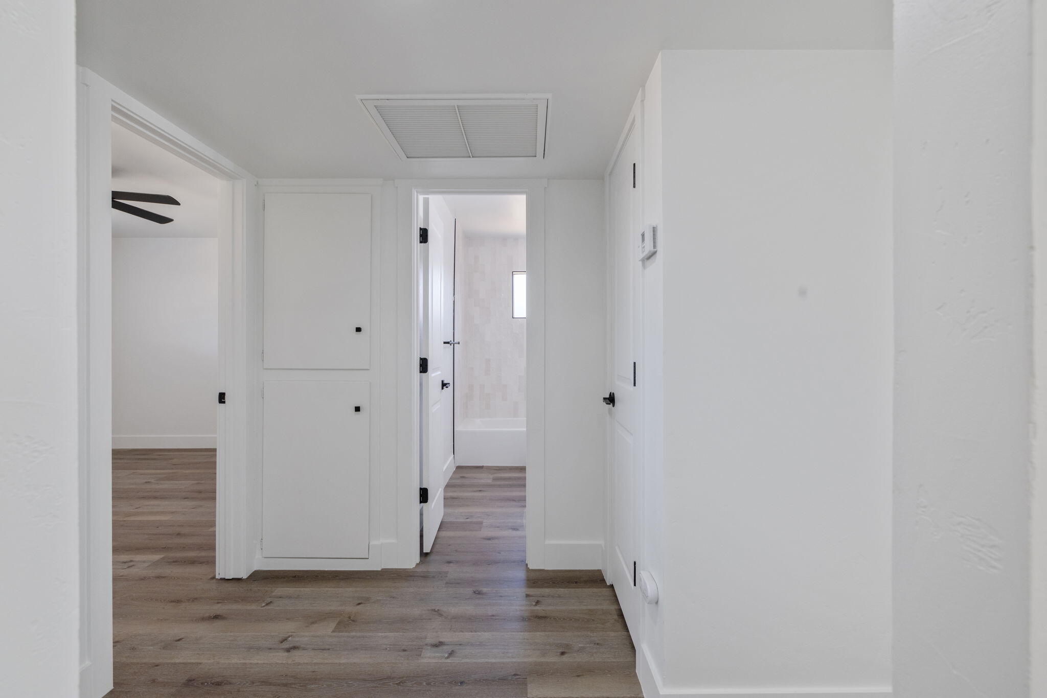 1146 Lassen Dr, Hanford, CA 93230