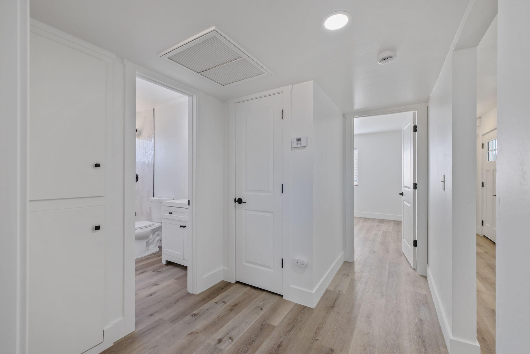 1146 Lassen Dr, Hanford, CA 93230