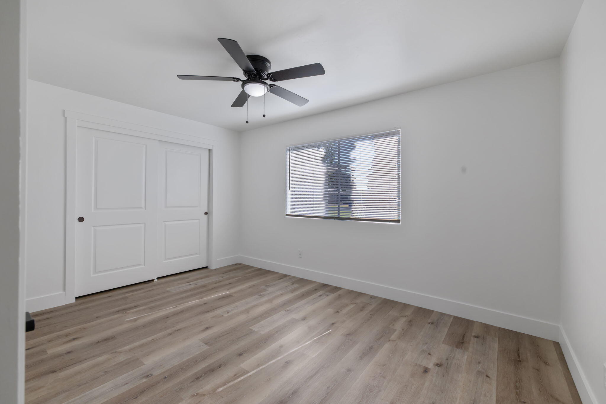 1146 Lassen Dr, Hanford, CA 93230