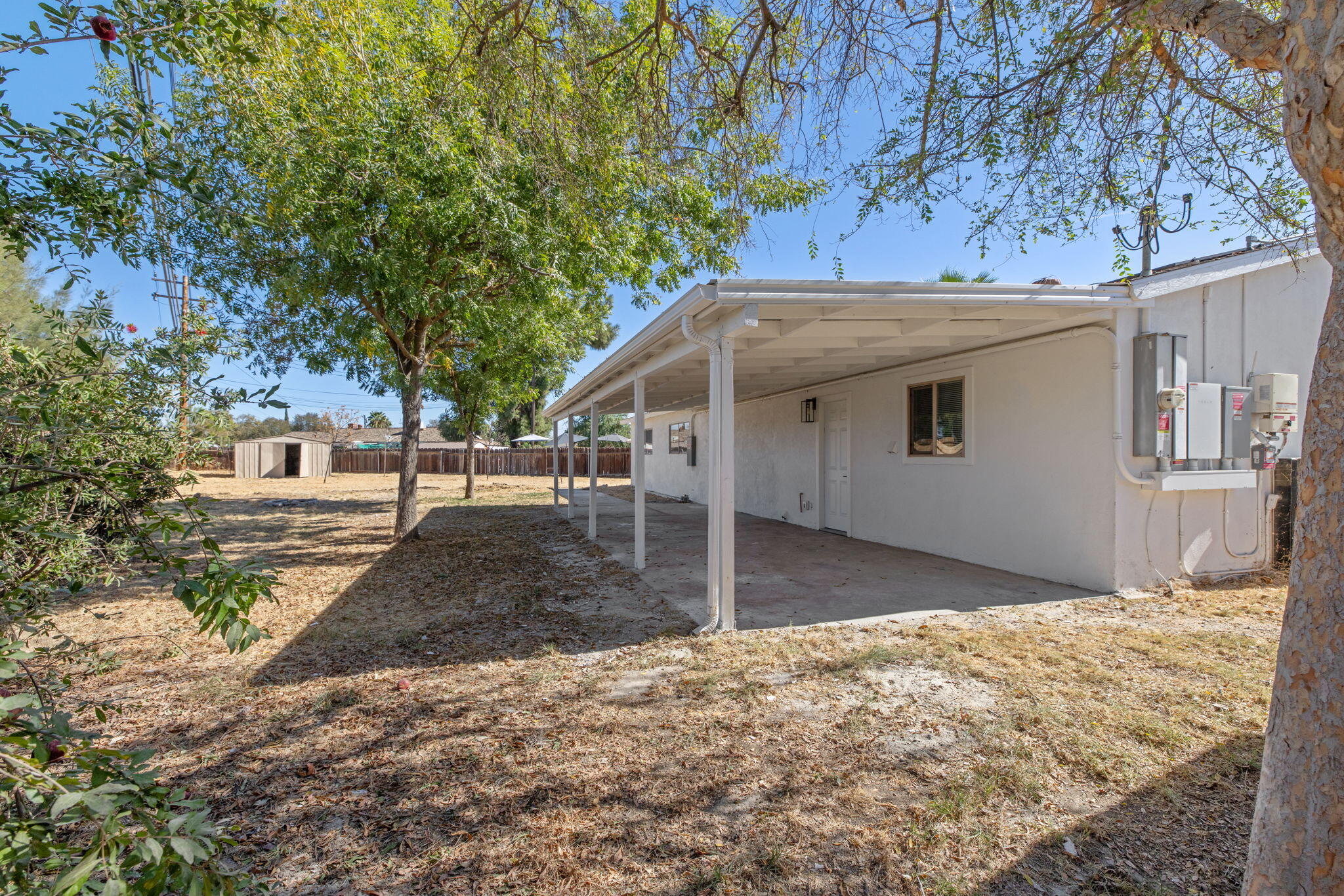 1146 Lassen Dr, Hanford, CA 93230