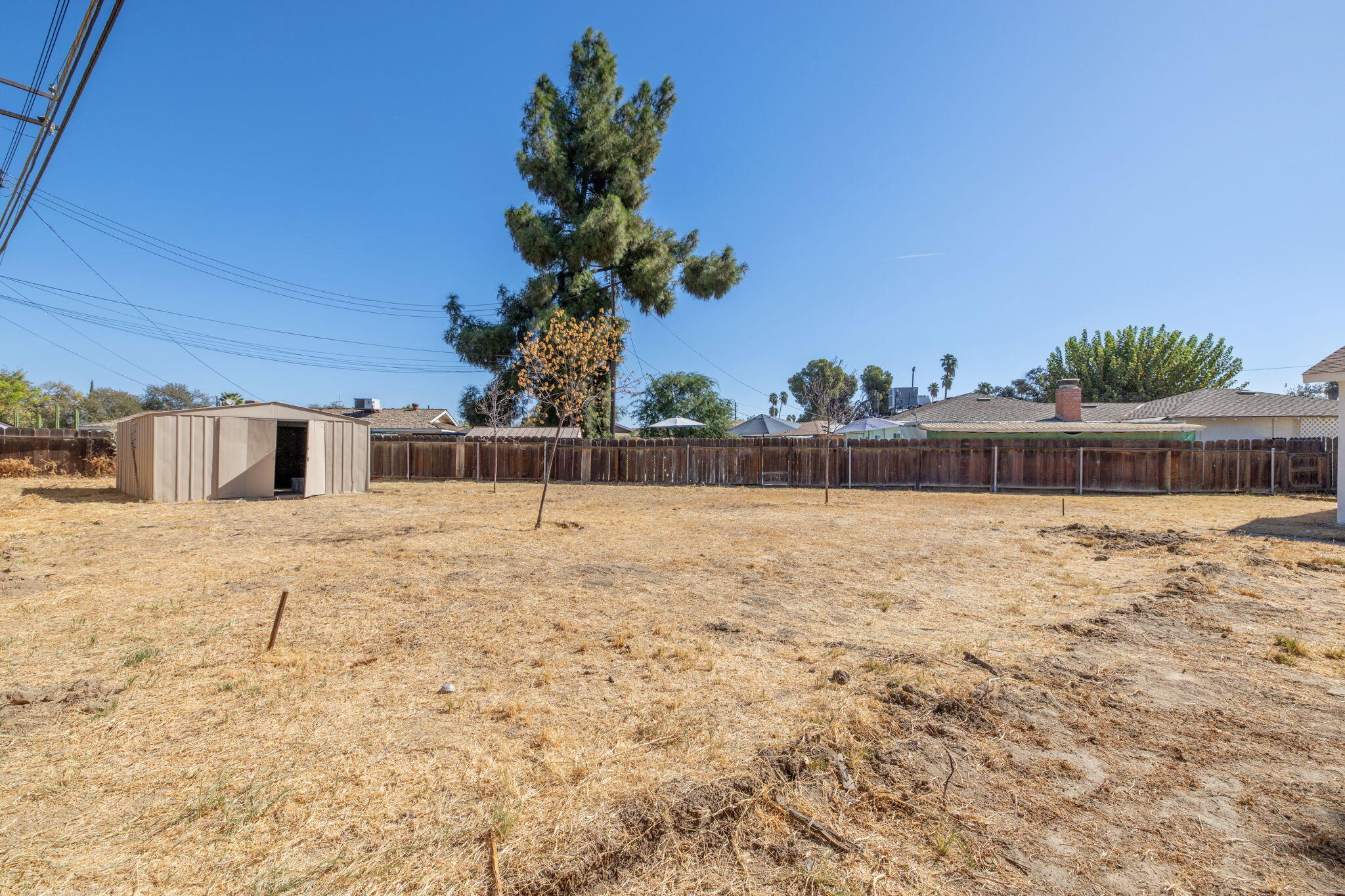1146 Lassen Dr, Hanford, CA 93230