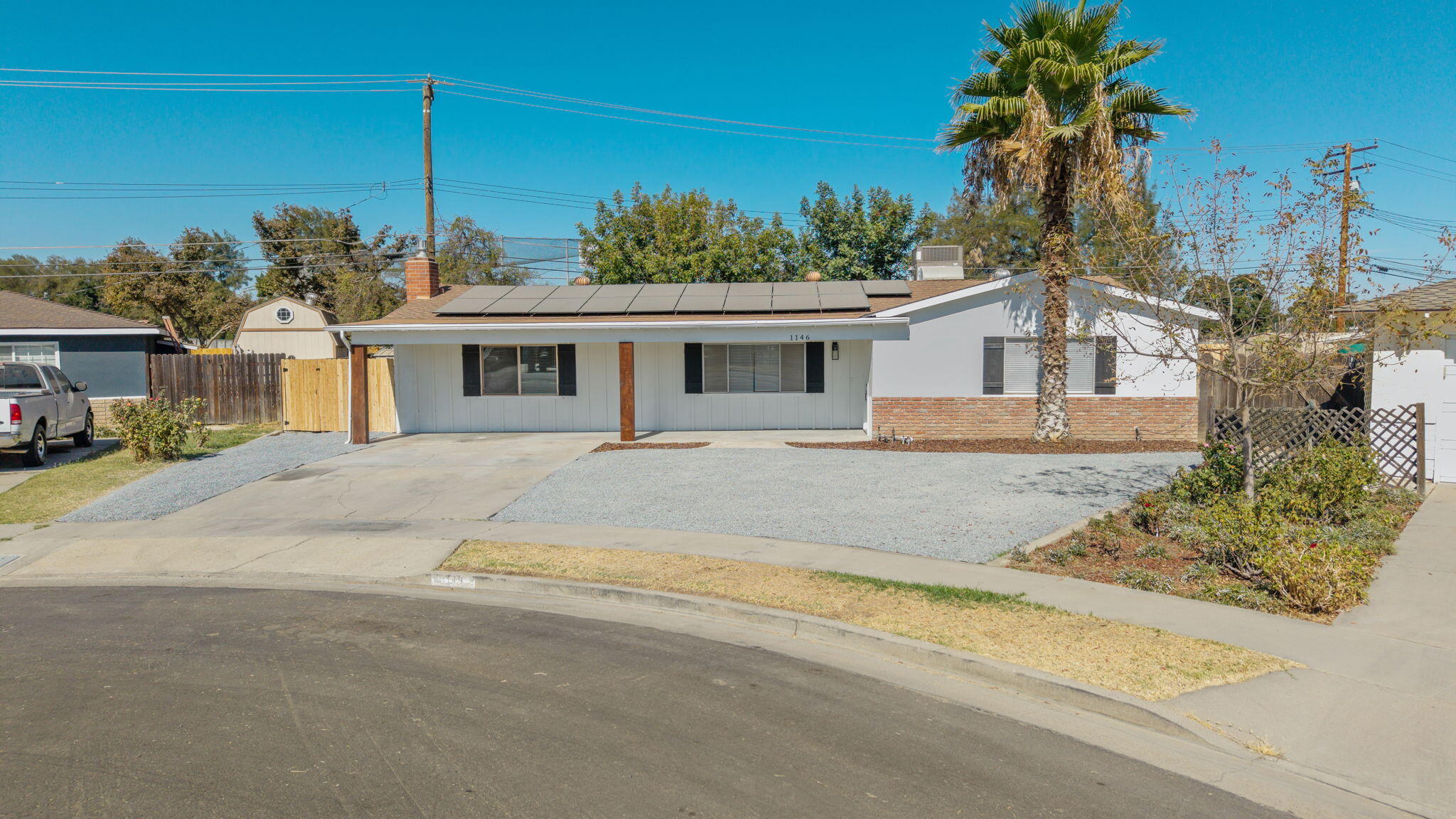 1146 Lassen Dr, Hanford, CA 93230