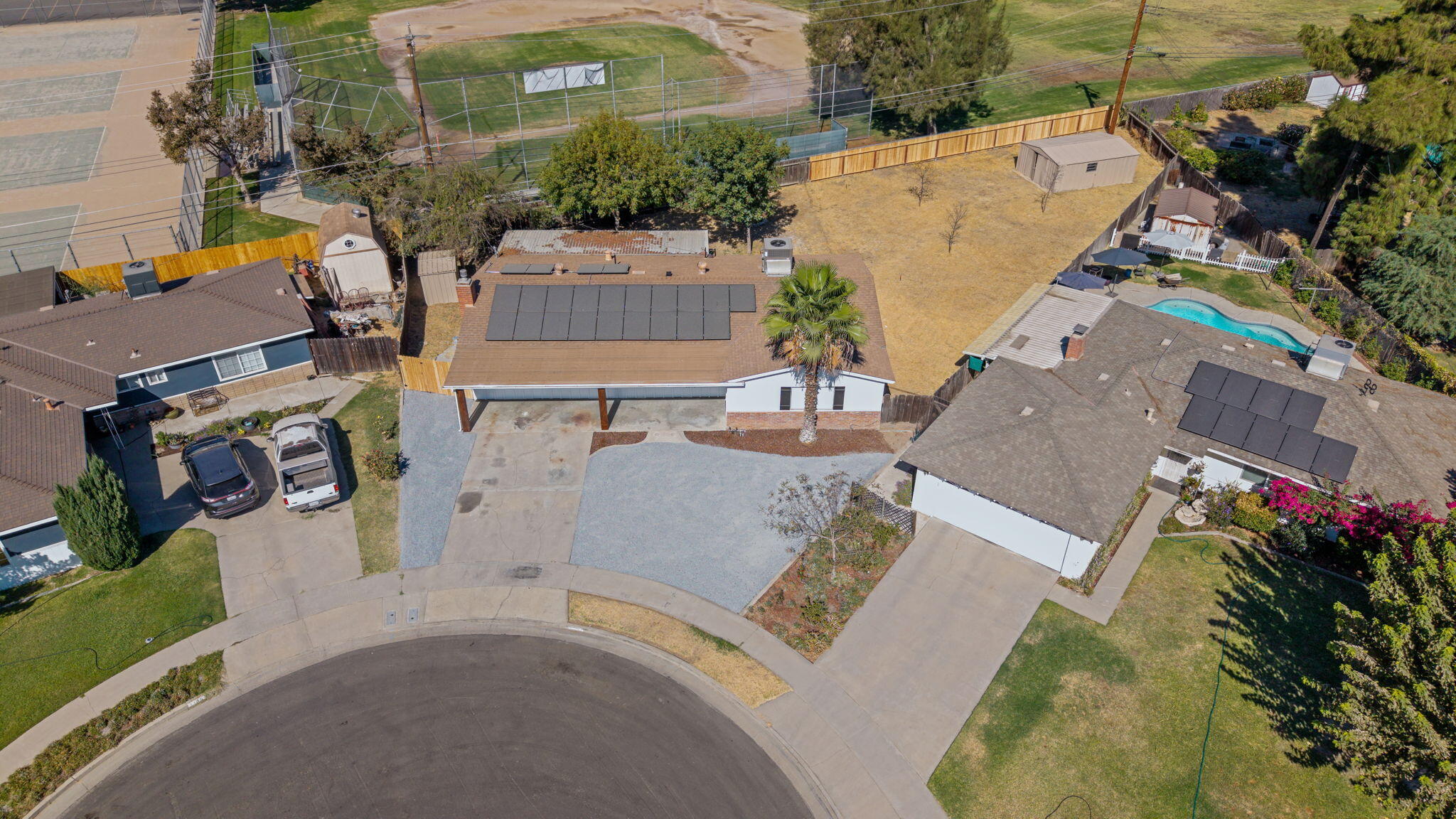 1146 Lassen Dr, Hanford, CA 93230