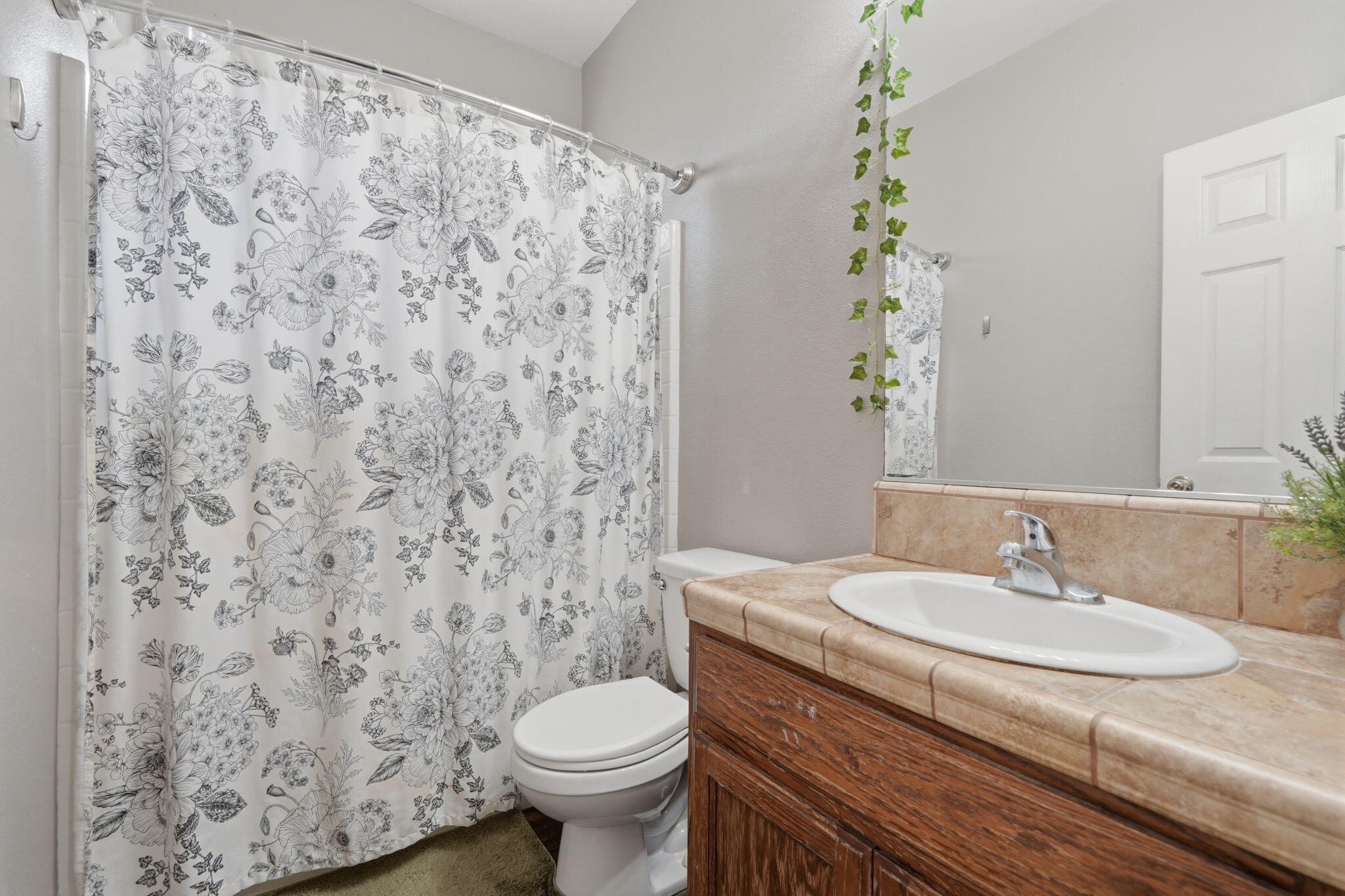7373 Avenue 306, Visalia, CA 93291