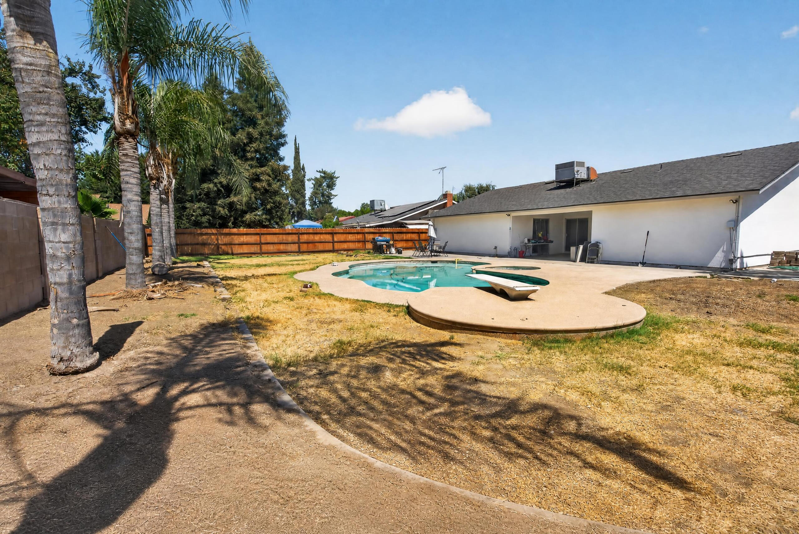 1399 E Boyer Dr, Tulare, CA 93274