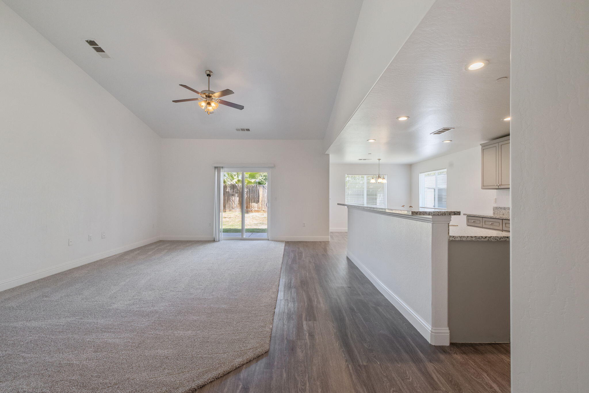 414 Summit Ave, Woodlake, CA 93286