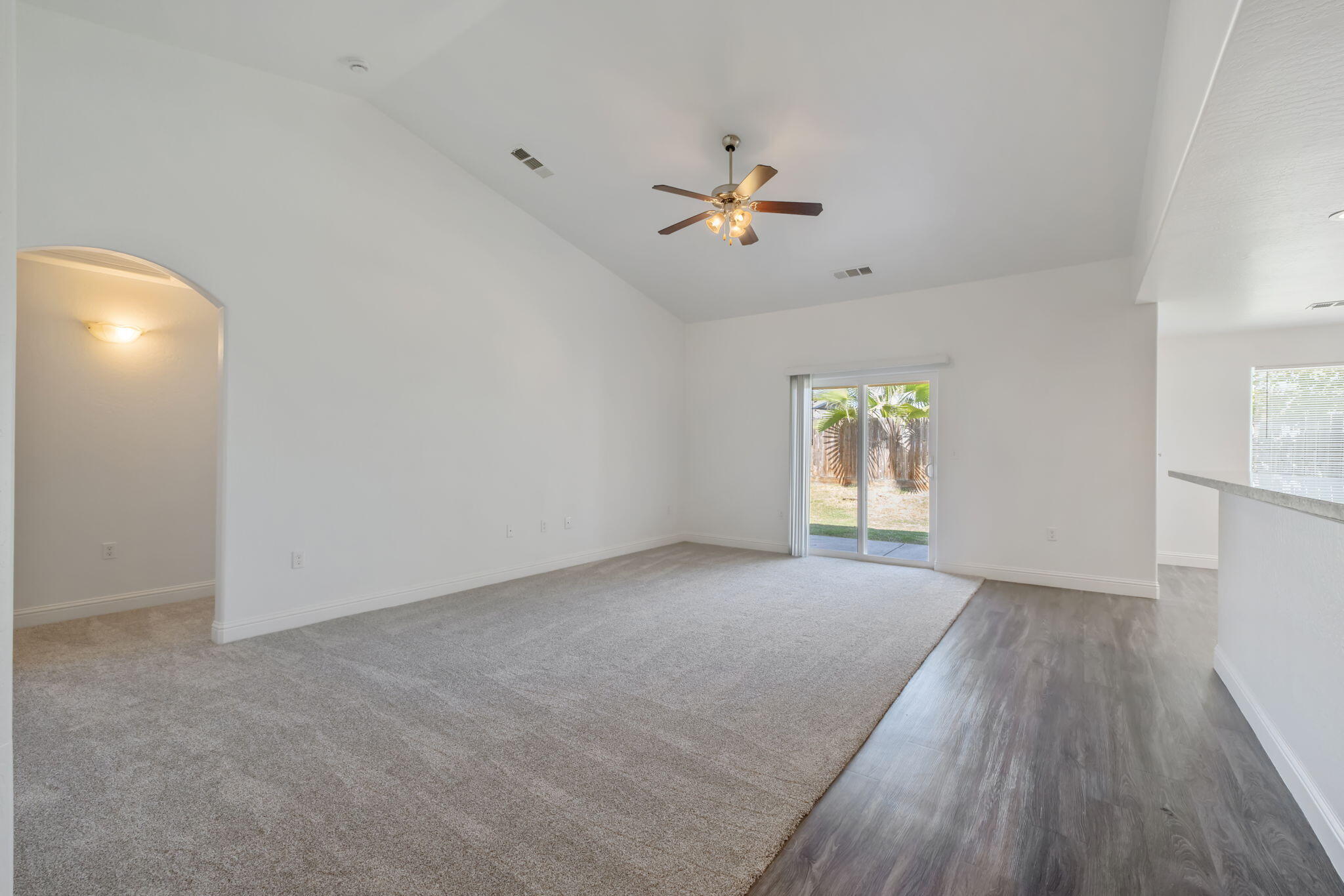 414 Summit Ave, Woodlake, CA 93286