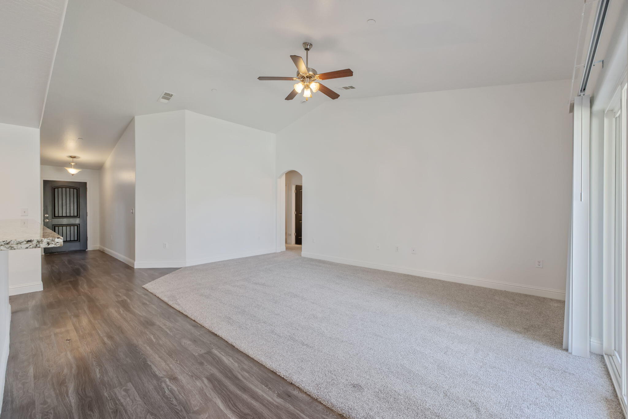 414 Summit Ave, Woodlake, CA 93286