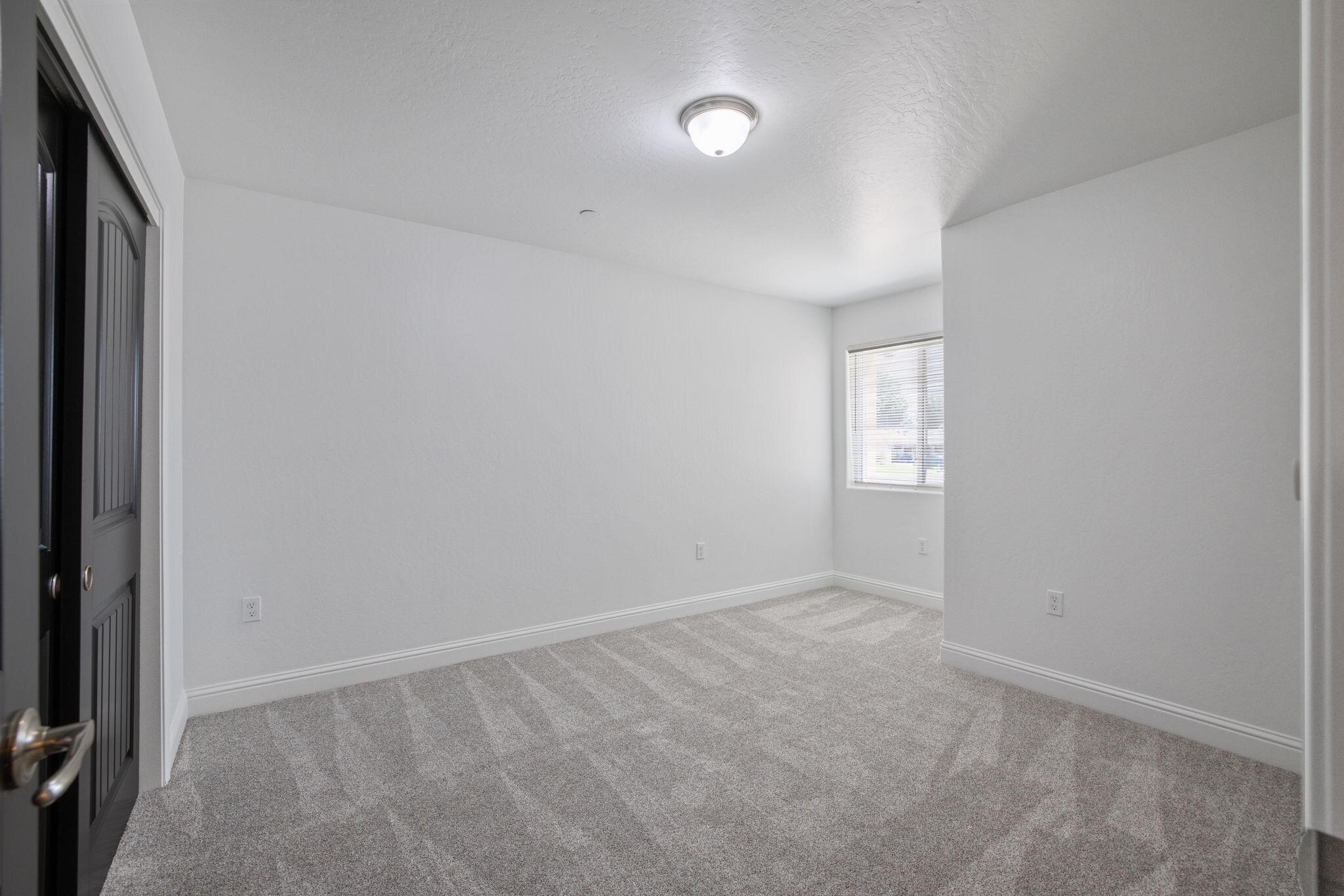 414 Summit Ave, Woodlake, CA 93286