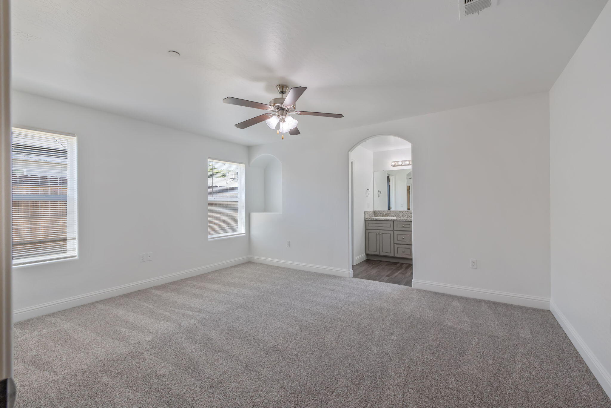 414 Summit Ave, Woodlake, CA 93286
