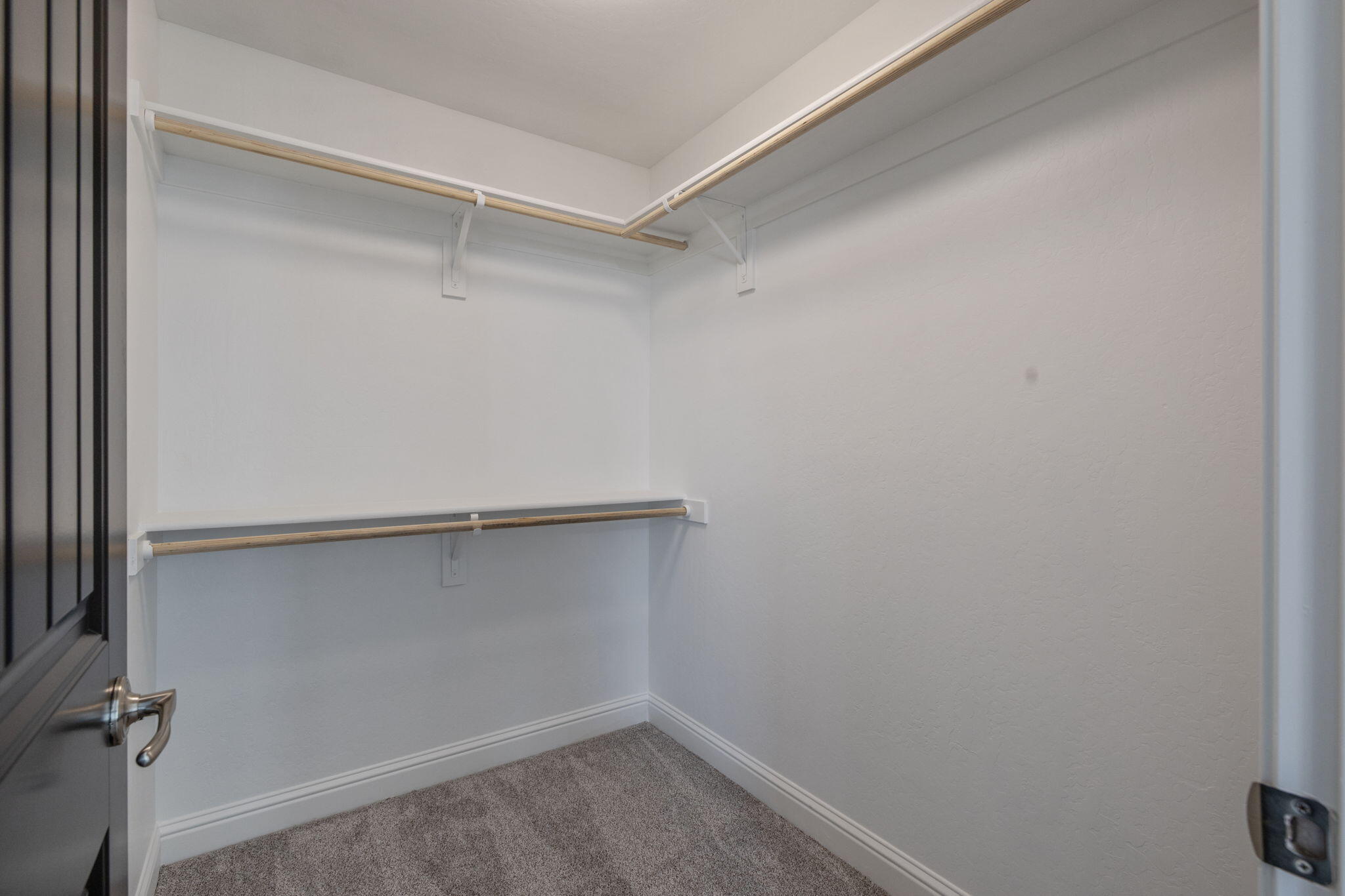 414 Summit Ave, Woodlake, CA 93286