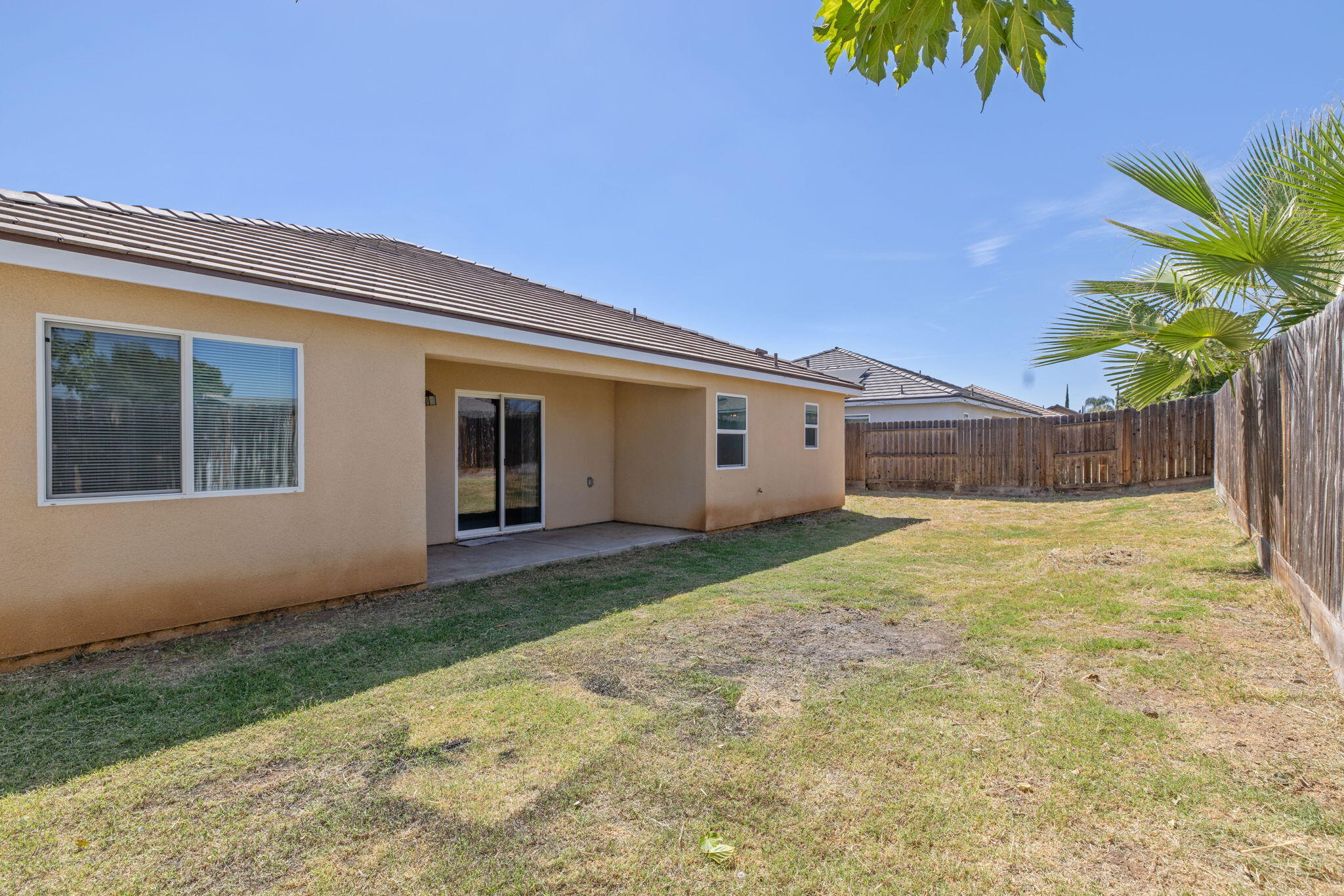 414 Summit Ave, Woodlake, CA 93286