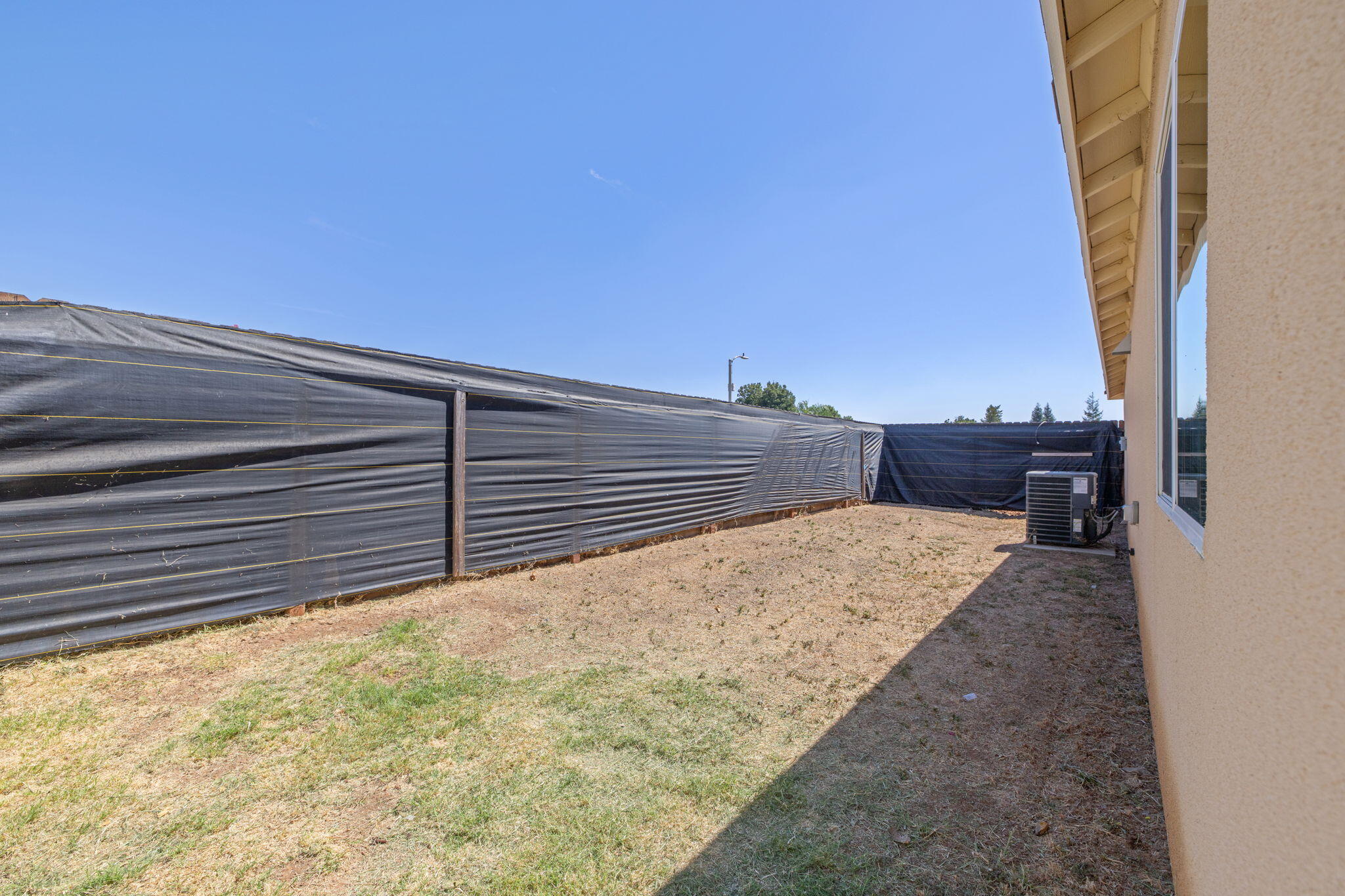 414 Summit Ave, Woodlake, CA 93286