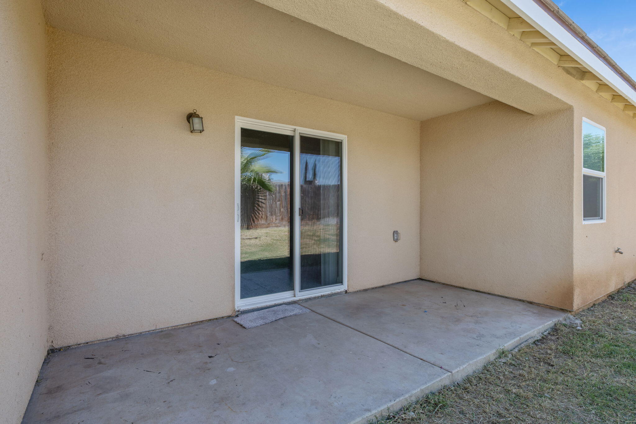 414 Summit Ave, Woodlake, CA 93286