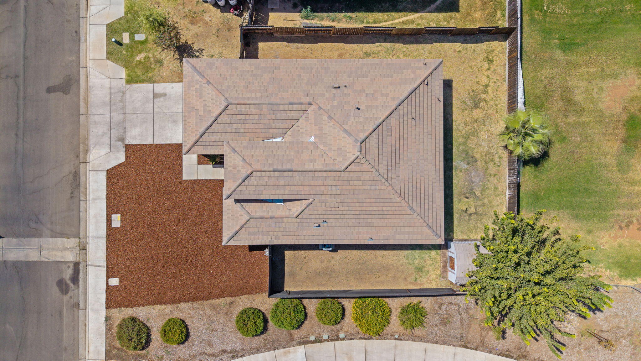 414 Summit Ave, Woodlake, CA 93286