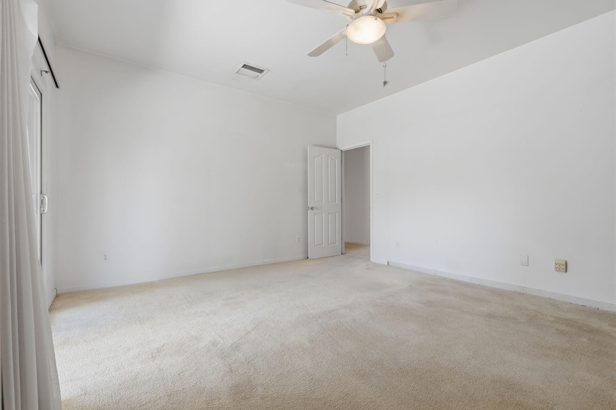 2731 E Feemster Ave, Visalia, CA 93292