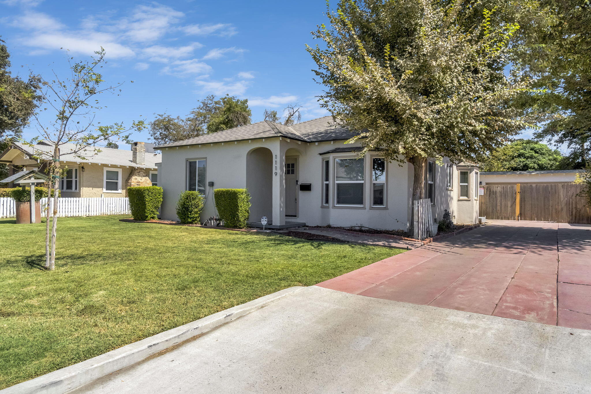 1119 N 11th Ave, Hanford, CA 93230