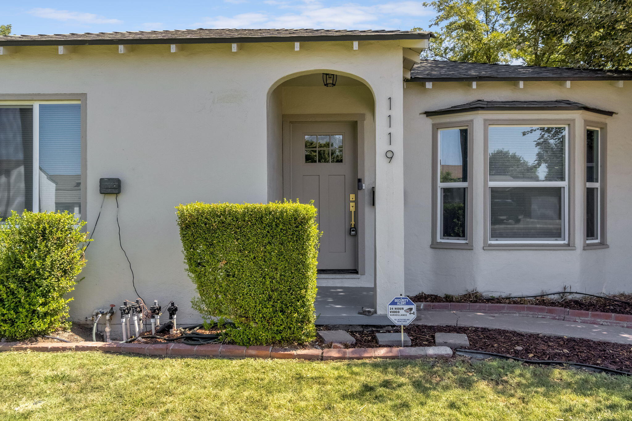 1119 N 11th Ave, Hanford, CA 93230