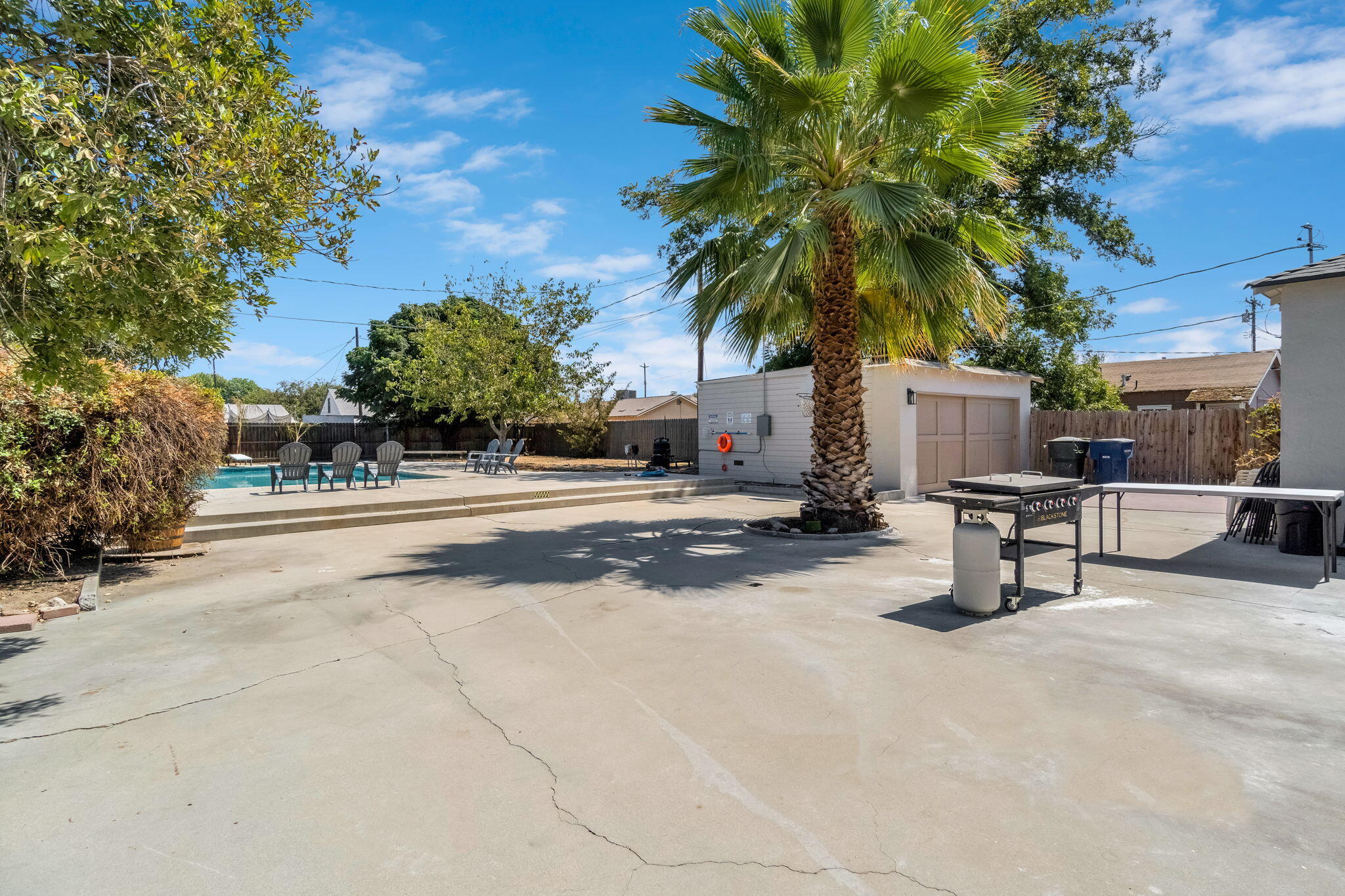 1119 N 11th Ave, Hanford, CA 93230