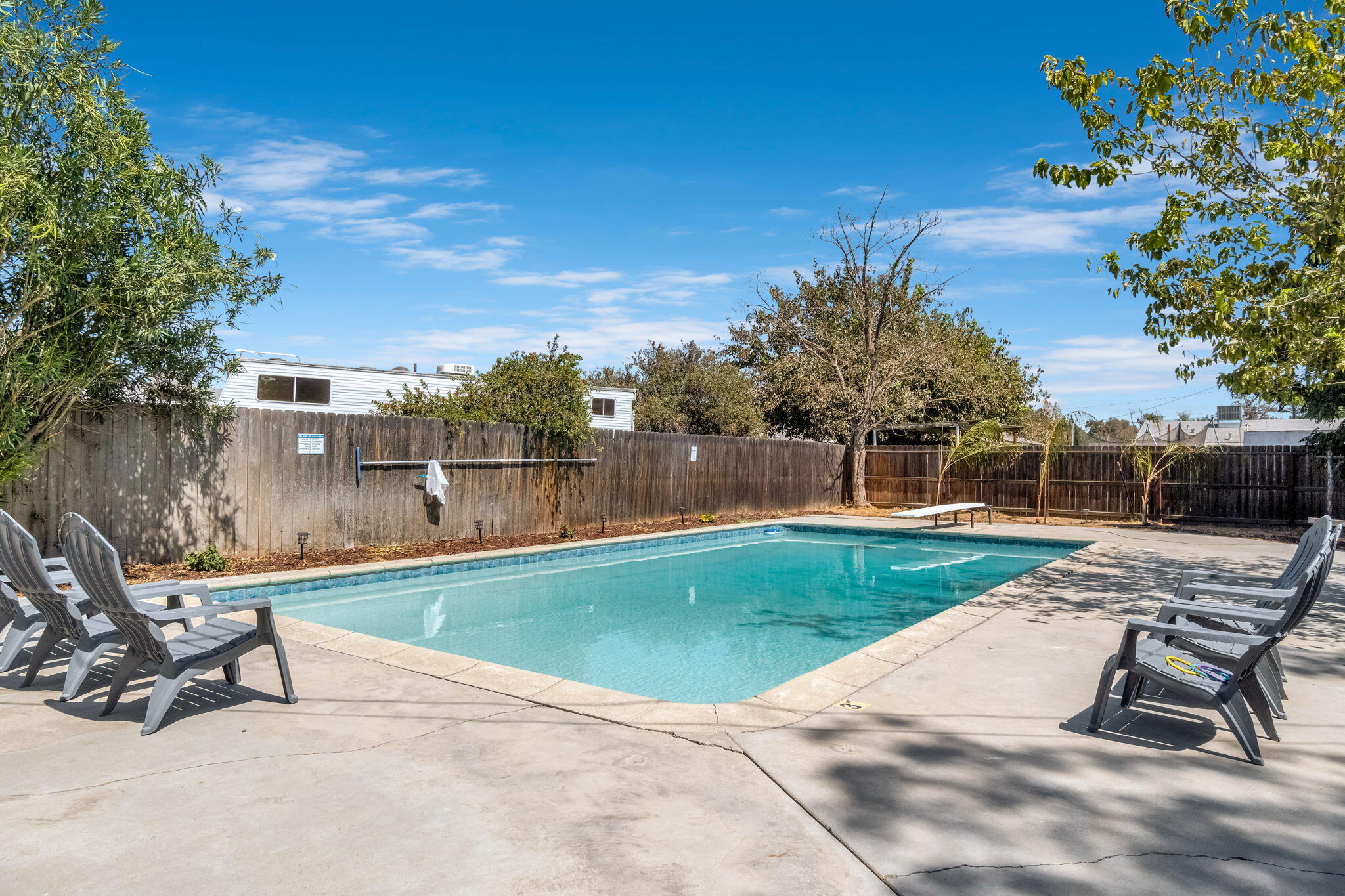 1119 N 11th Ave, Hanford, CA 93230