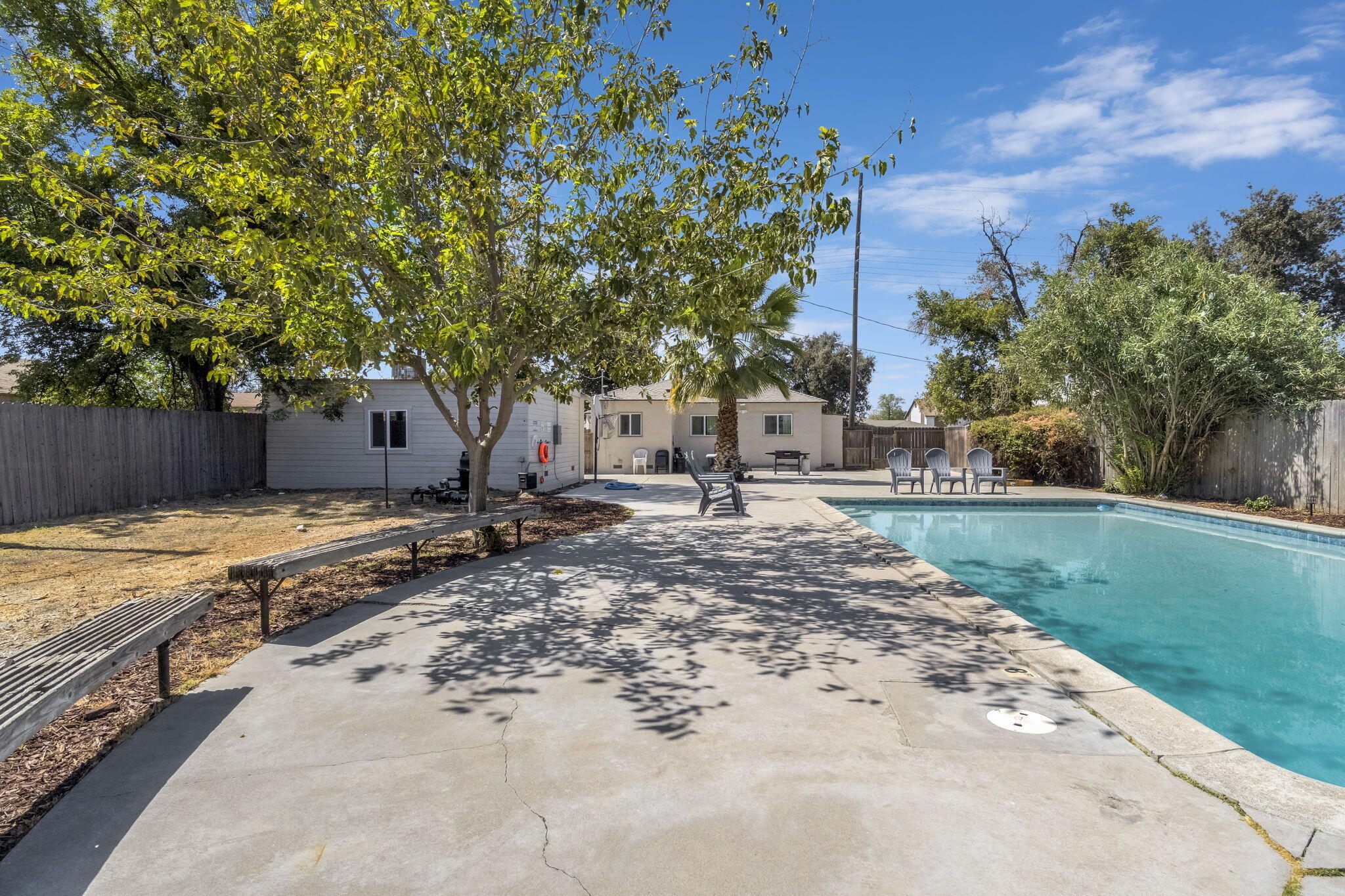 1119 N 11th Ave, Hanford, CA 93230