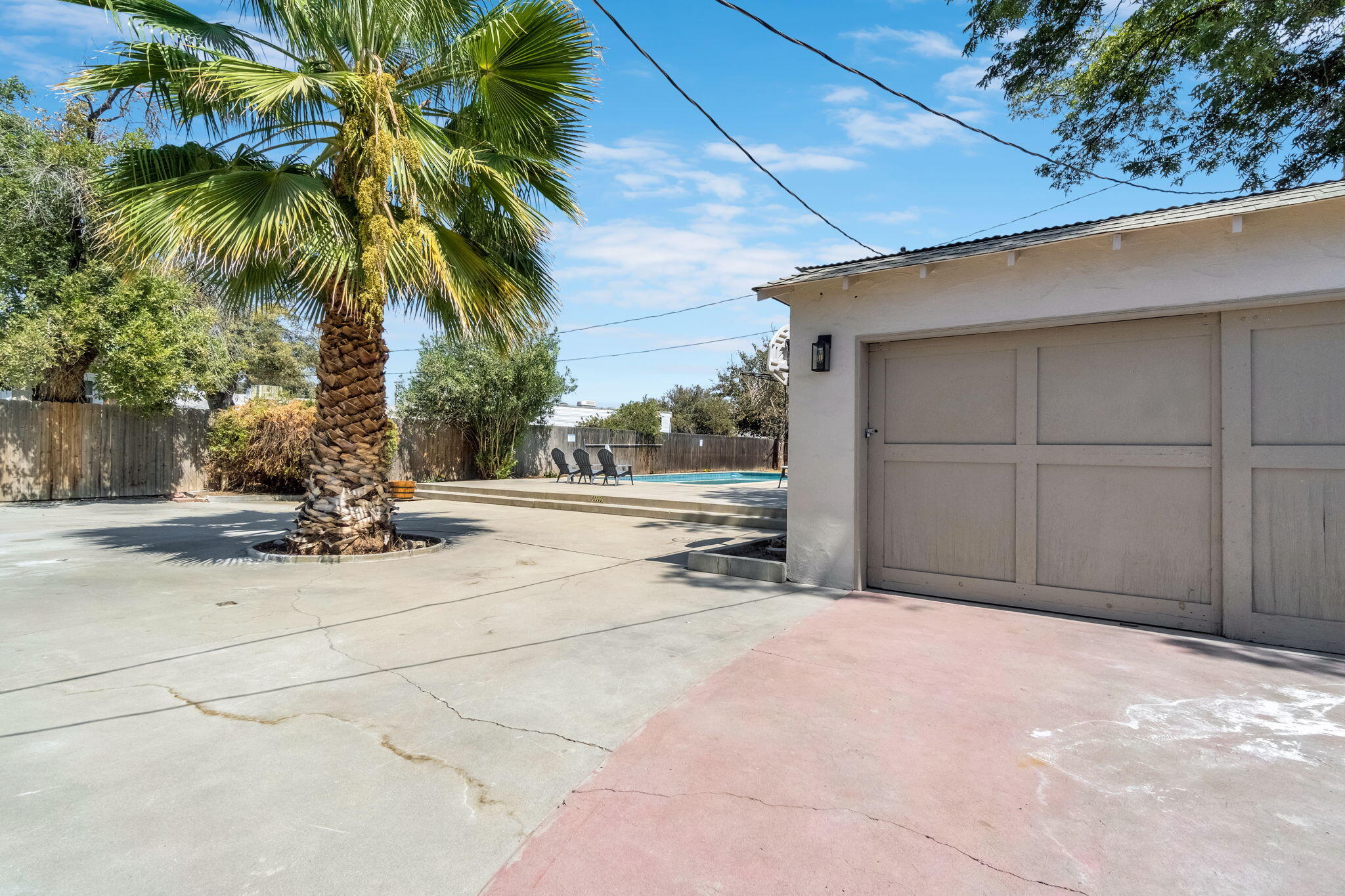 1119 N 11th Ave, Hanford, CA 93230