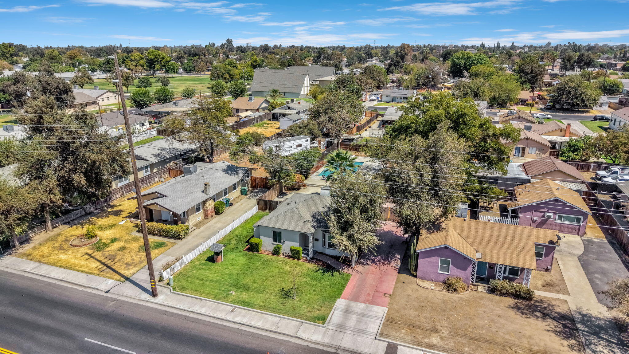 1119 N 11th Ave, Hanford, CA 93230