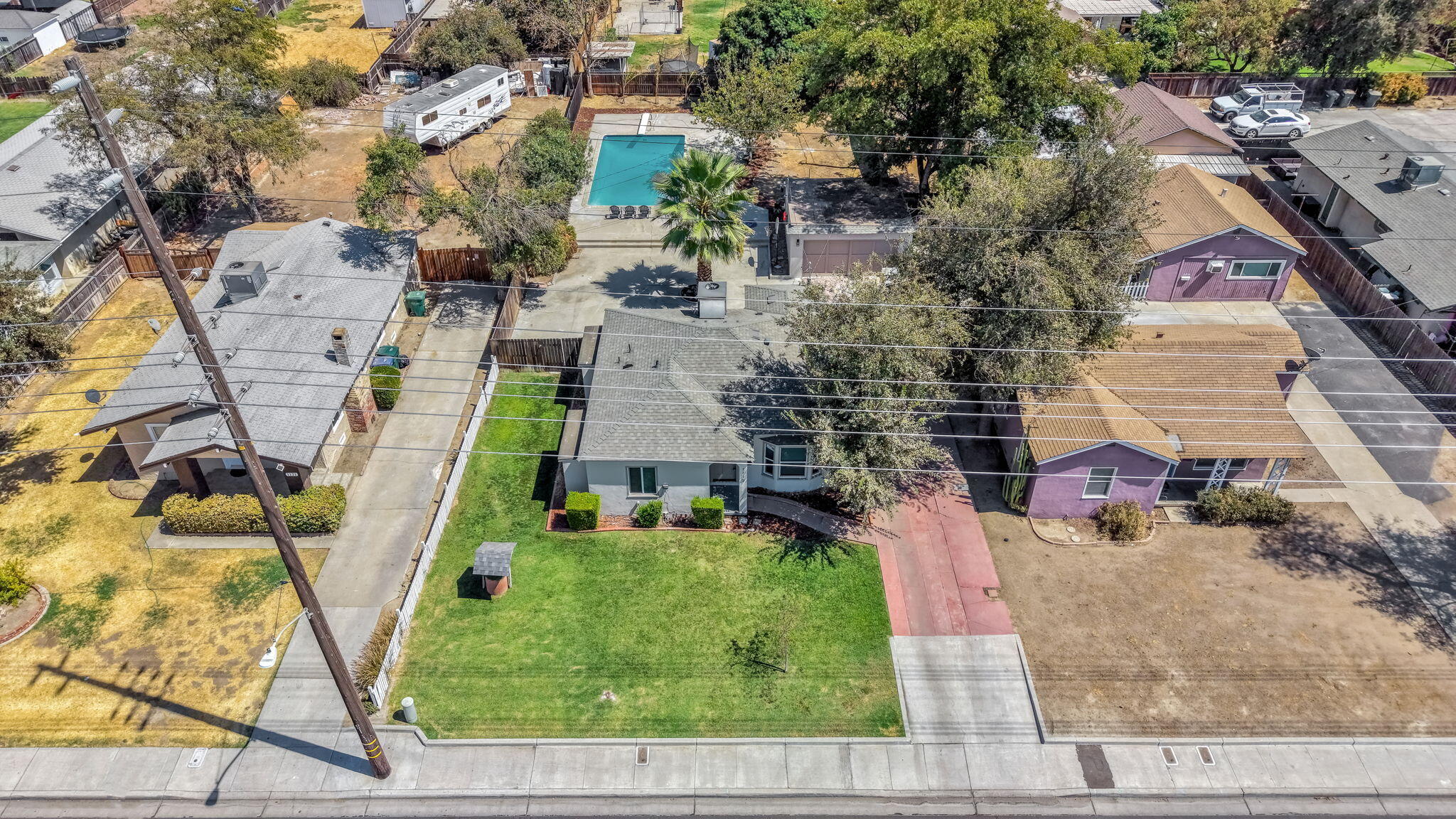 1119 N 11th Ave, Hanford, CA 93230