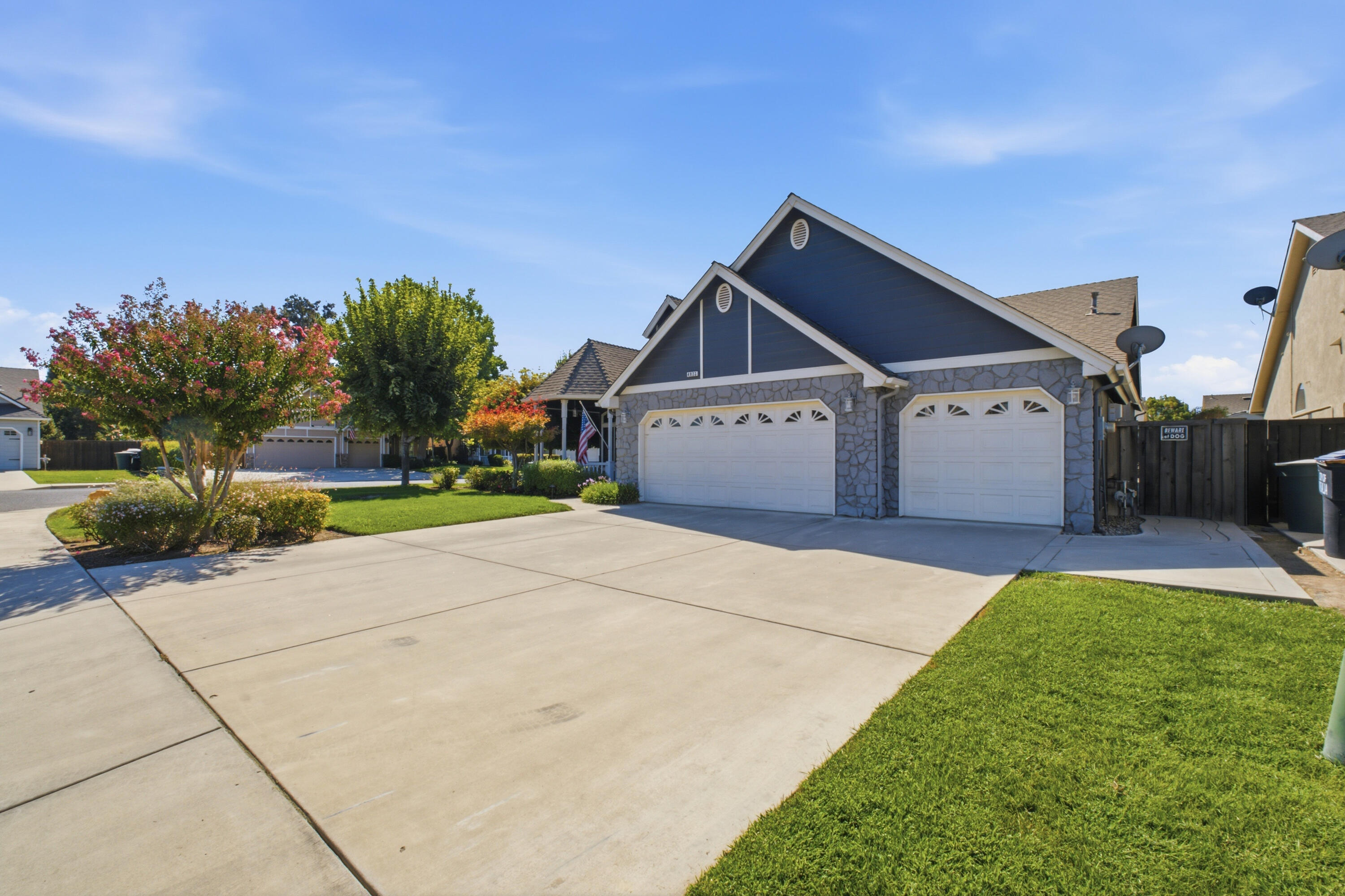 4923 W Lark Ave, Visalia, CA 93291