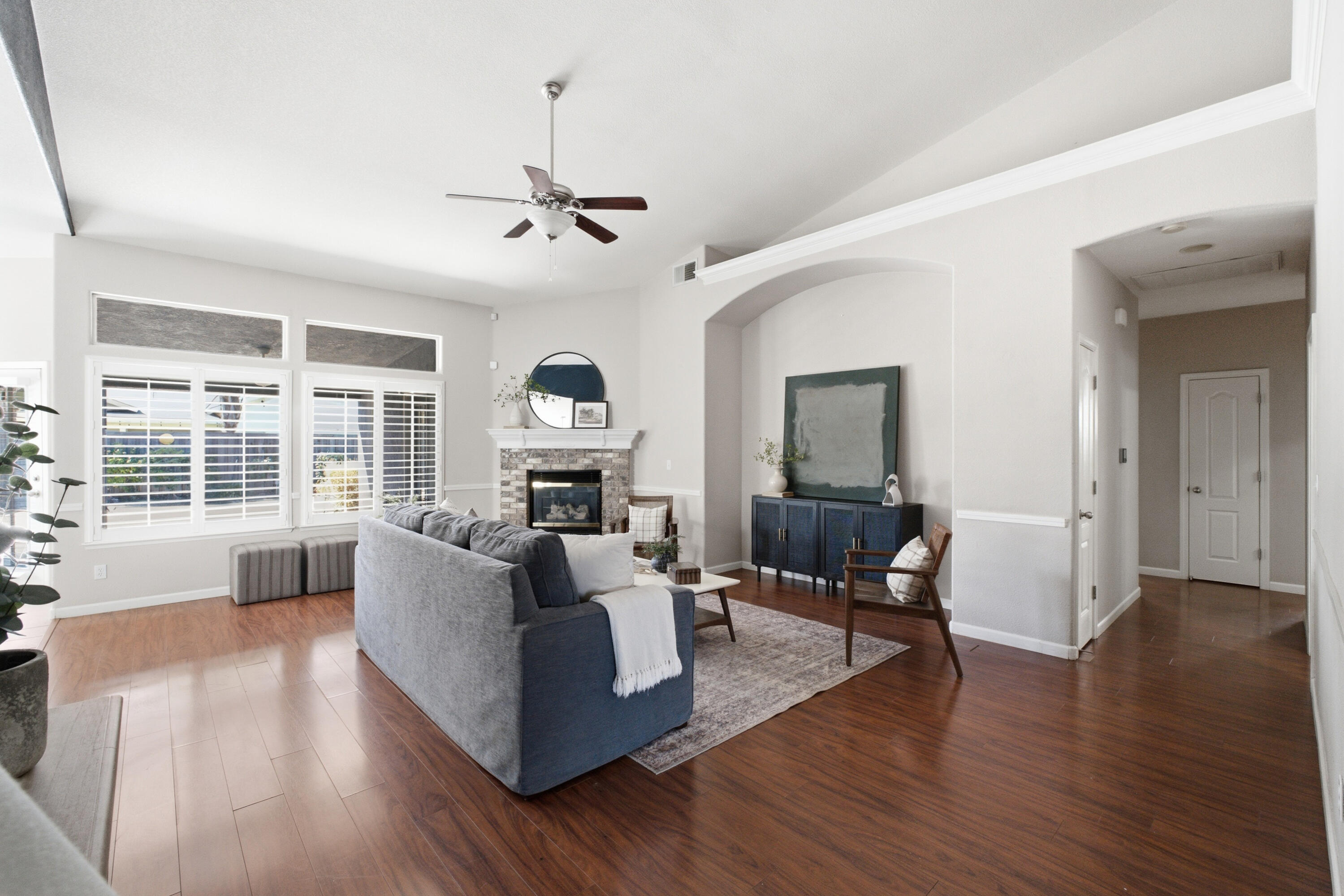 4923 W Lark Ave, Visalia, CA 93291
