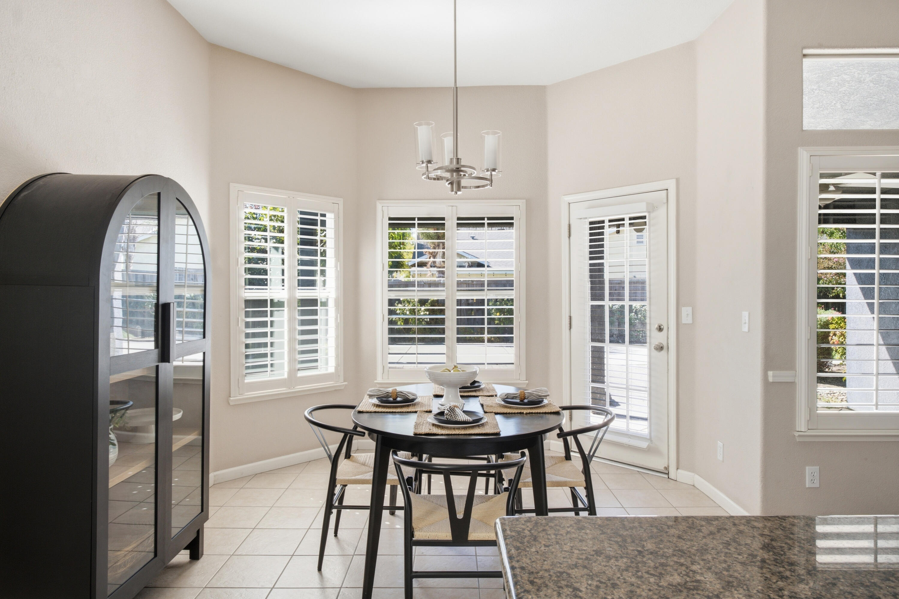 4923 W Lark Ave, Visalia, CA 93291