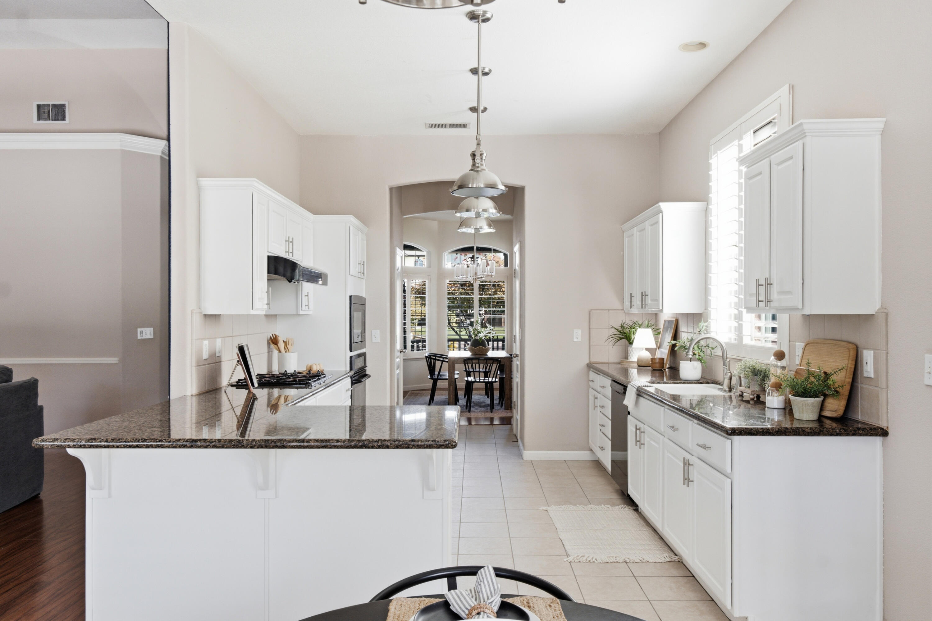 4923 W Lark Ave, Visalia, CA 93291