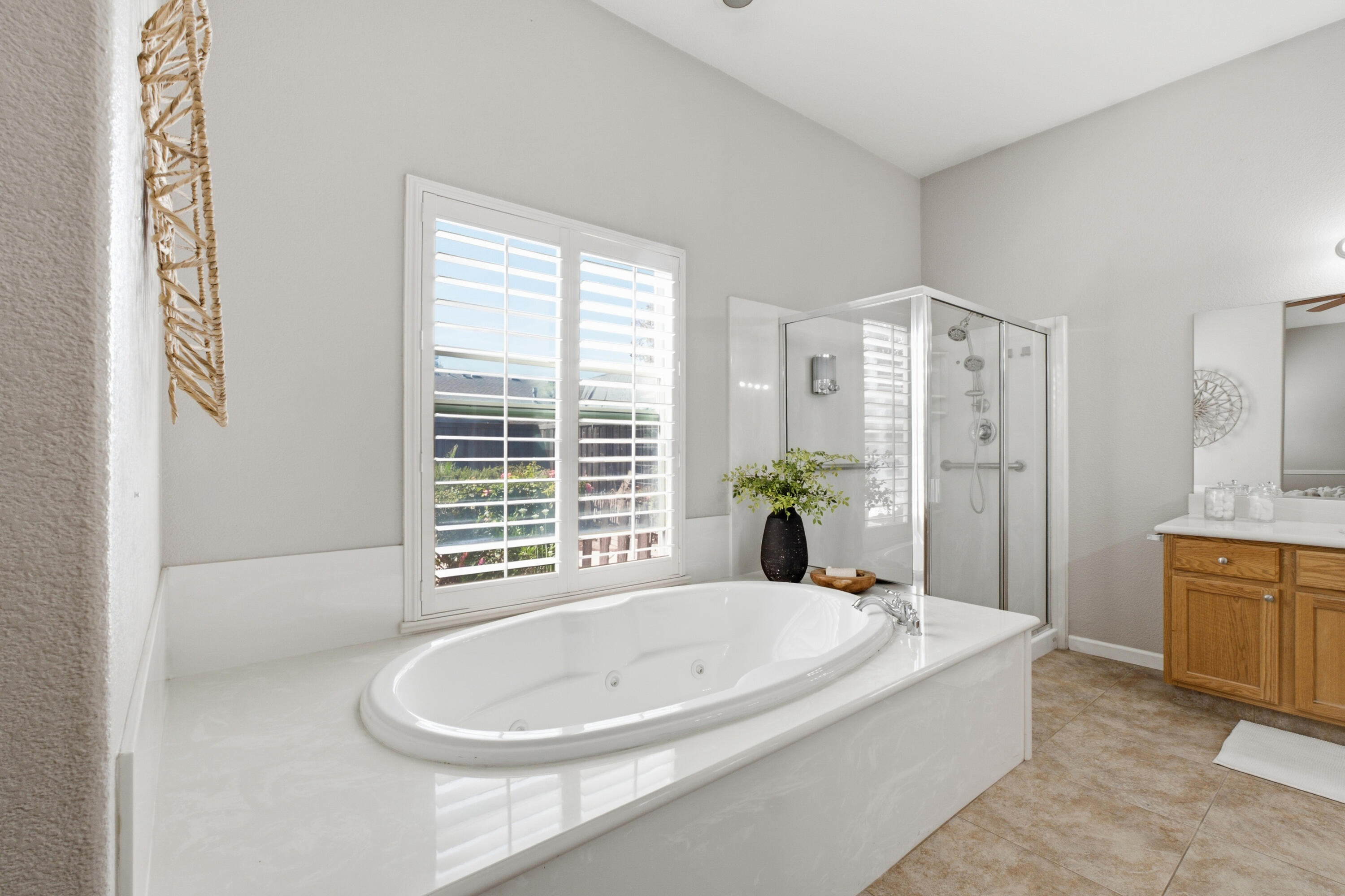 4923 W Lark Ave, Visalia, CA 93291