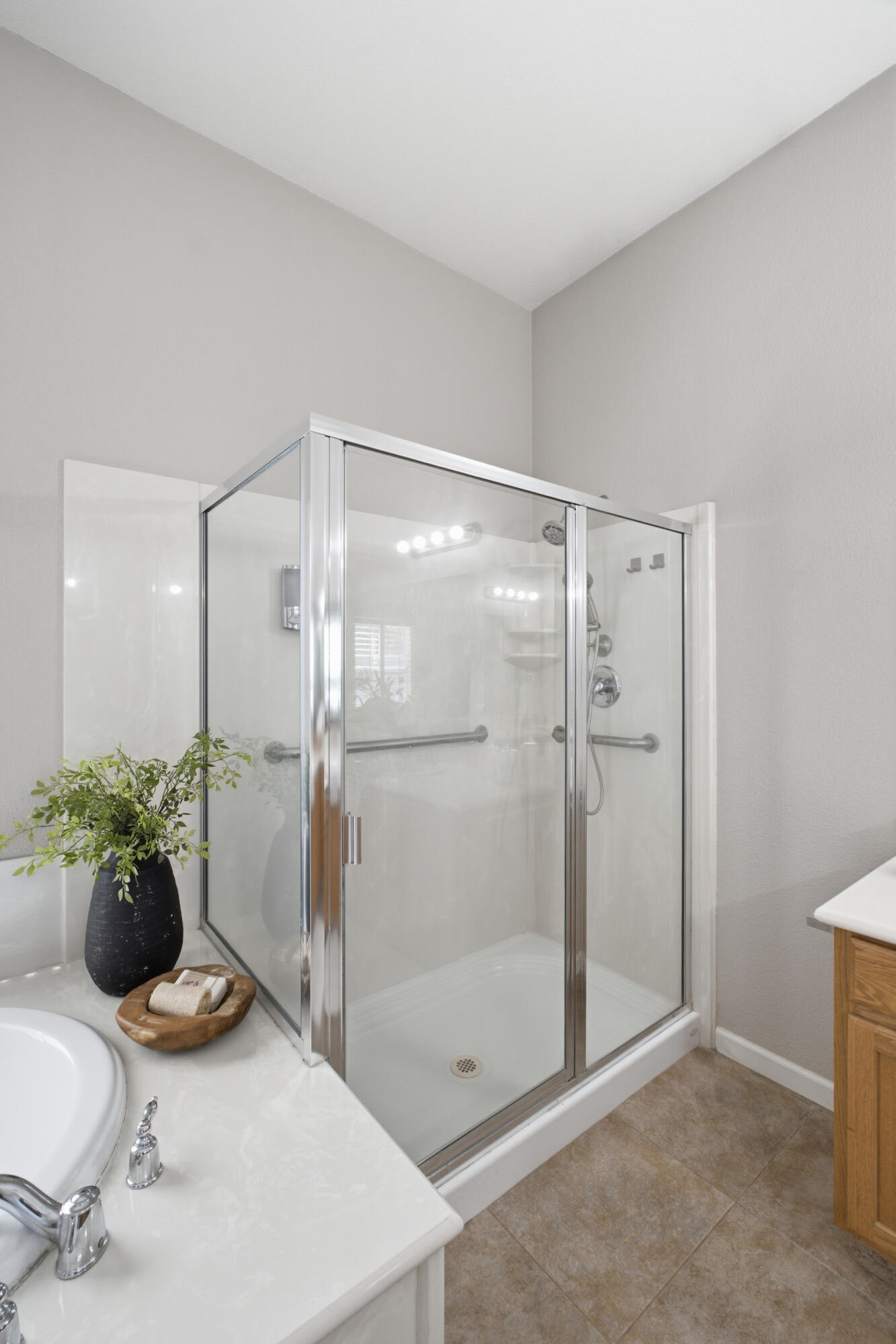 4923 W Lark Ave, Visalia, CA 93291