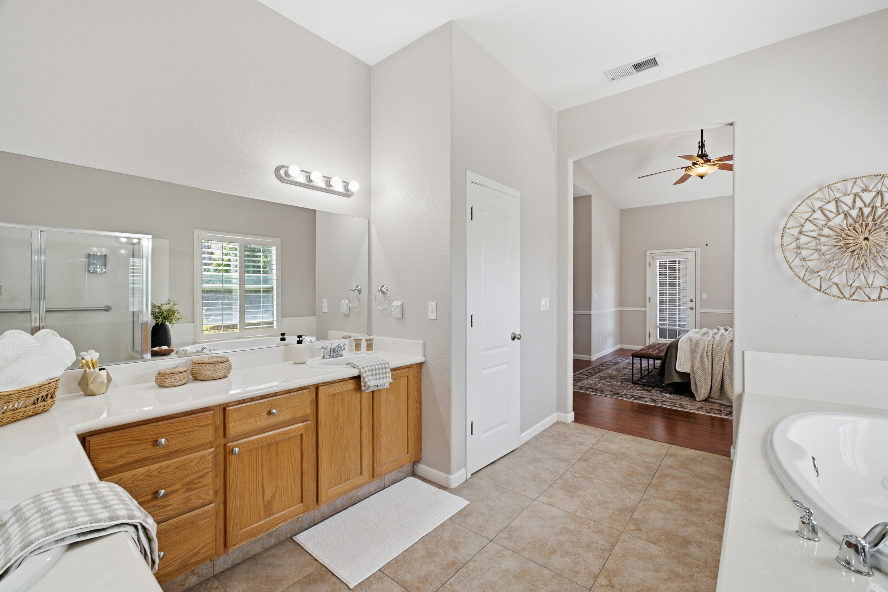 4923 W Lark Ave, Visalia, CA 93291