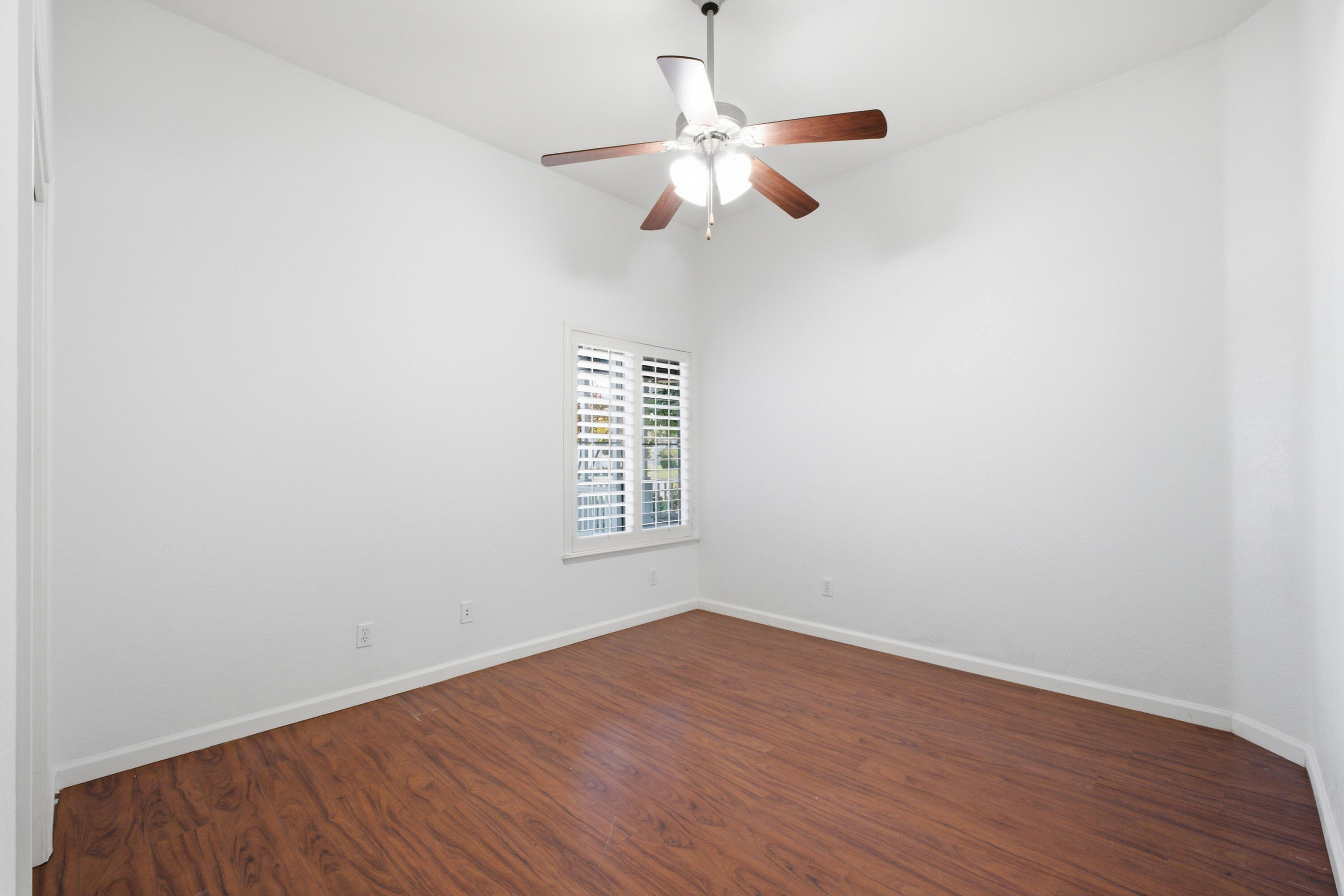 4923 W Lark Ave, Visalia, CA 93291