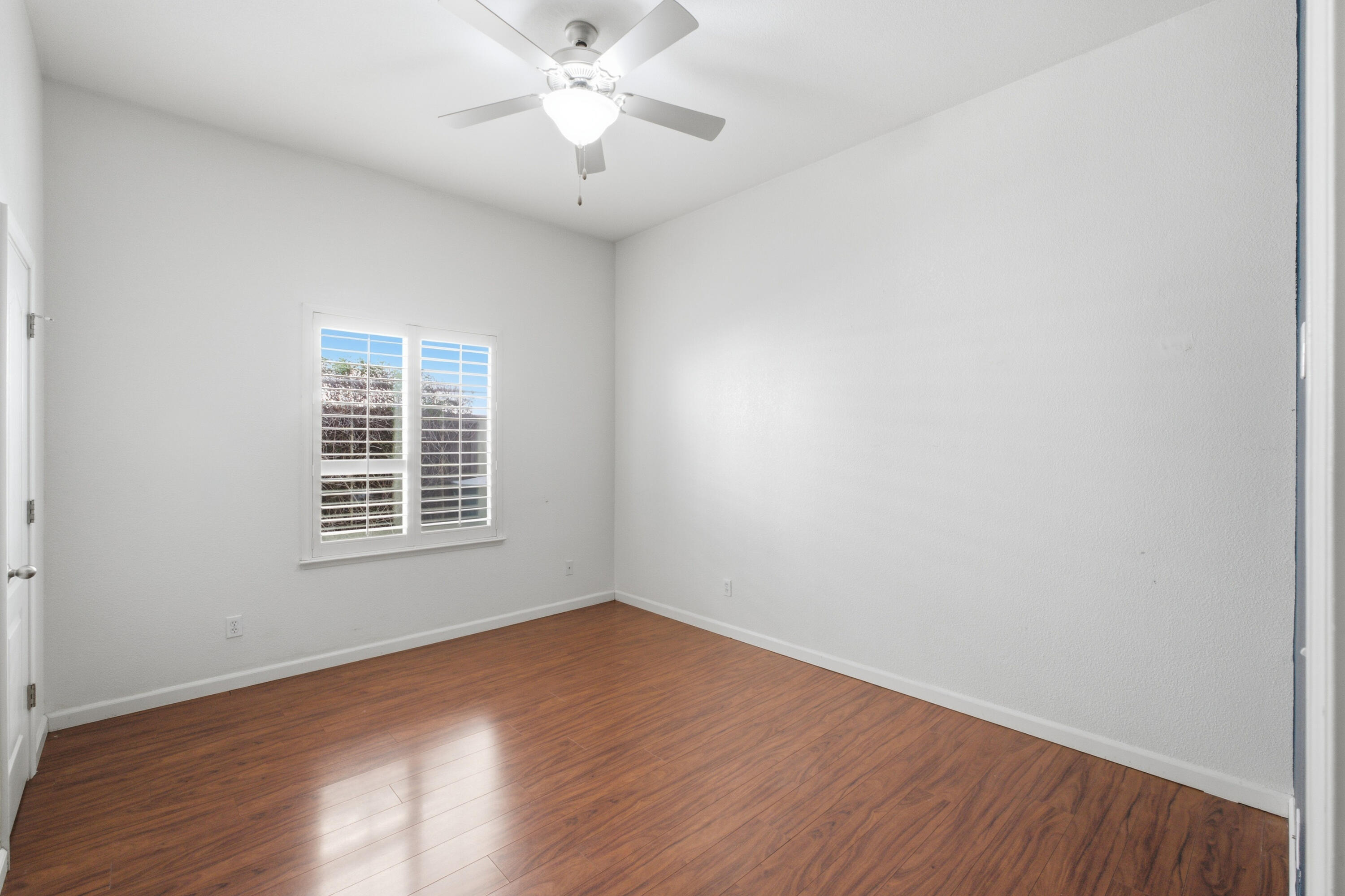 4923 W Lark Ave, Visalia, CA 93291