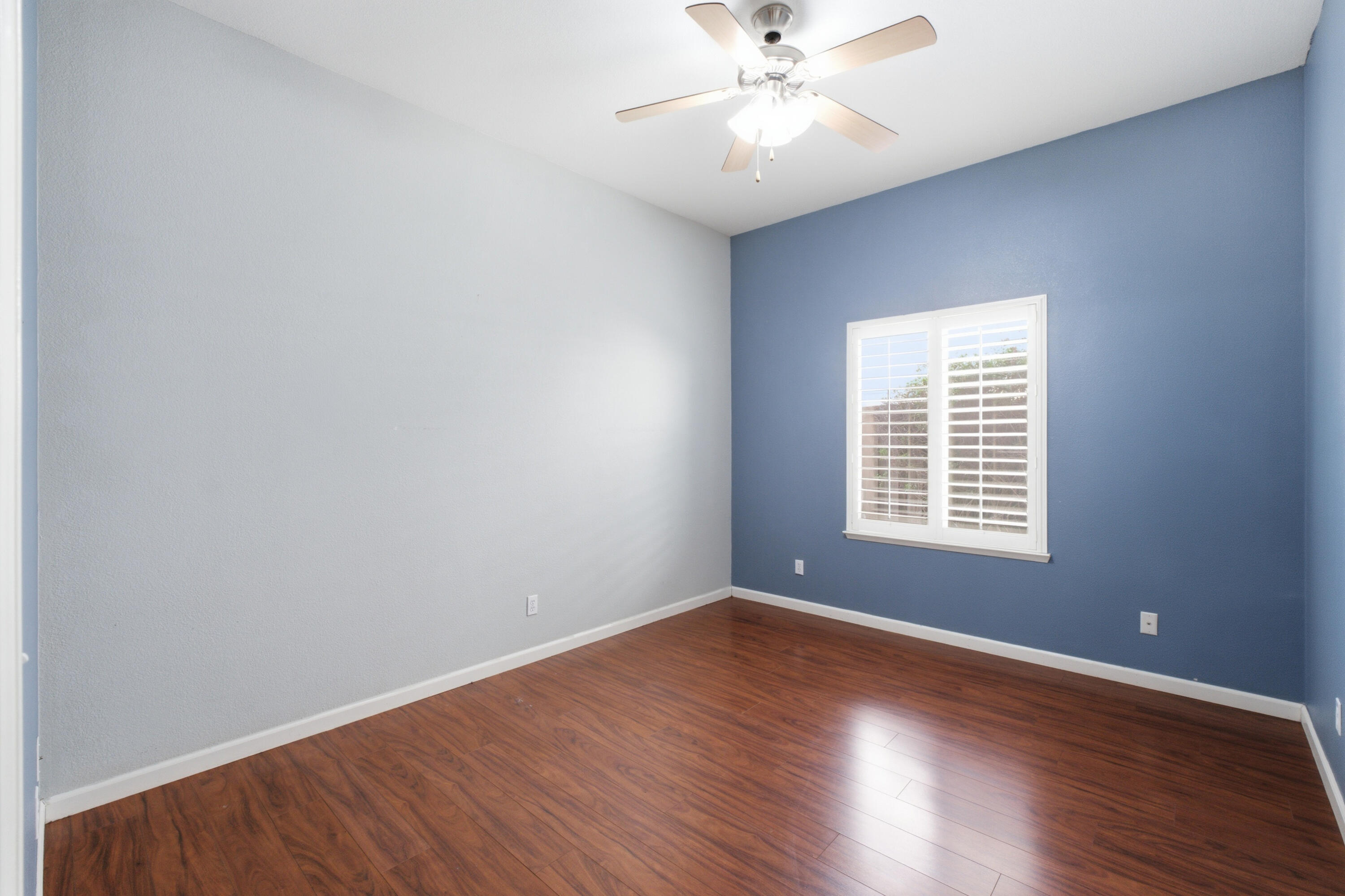 4923 W Lark Ave, Visalia, CA 93291