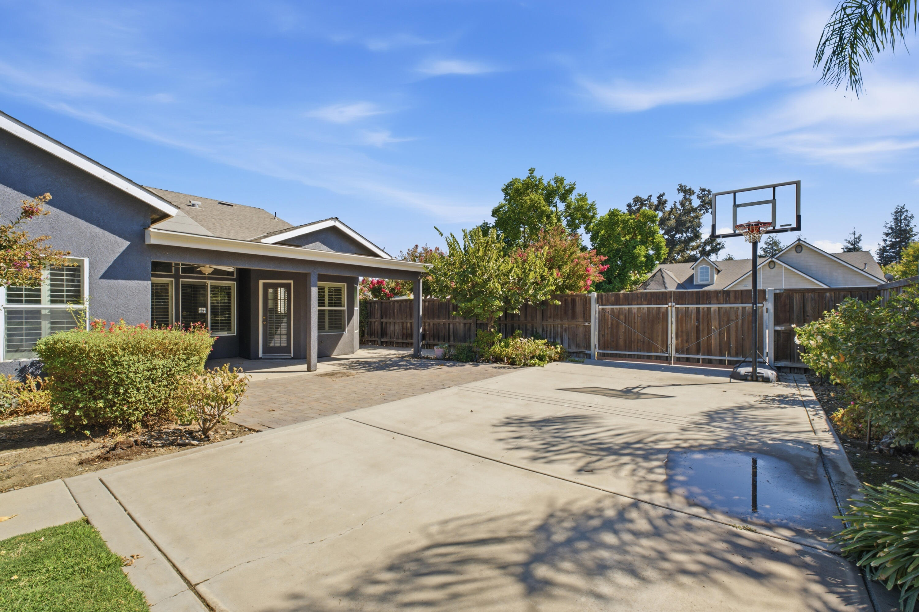 4923 W Lark Ave, Visalia, CA 93291