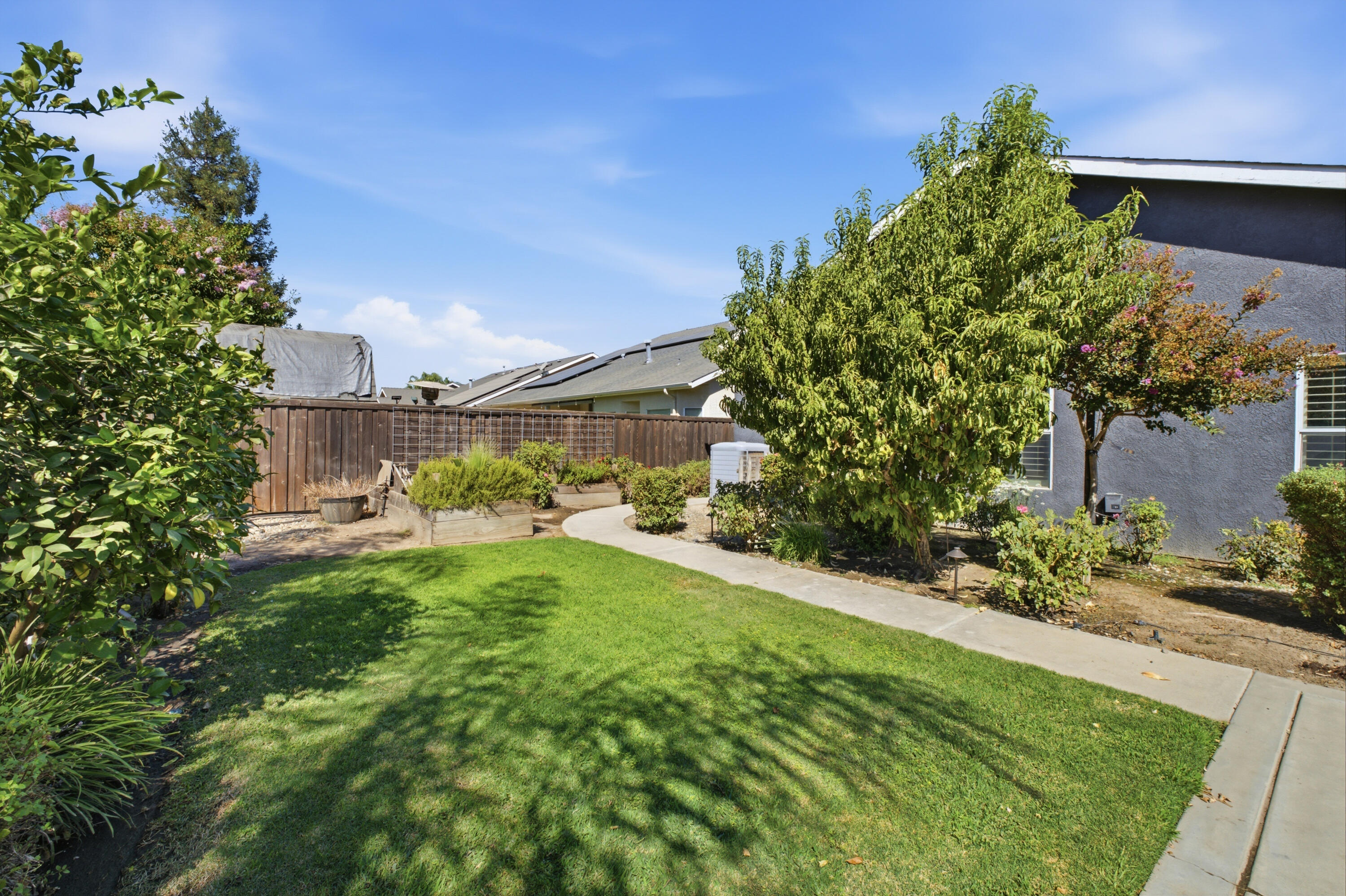 4923 W Lark Ave, Visalia, CA 93291