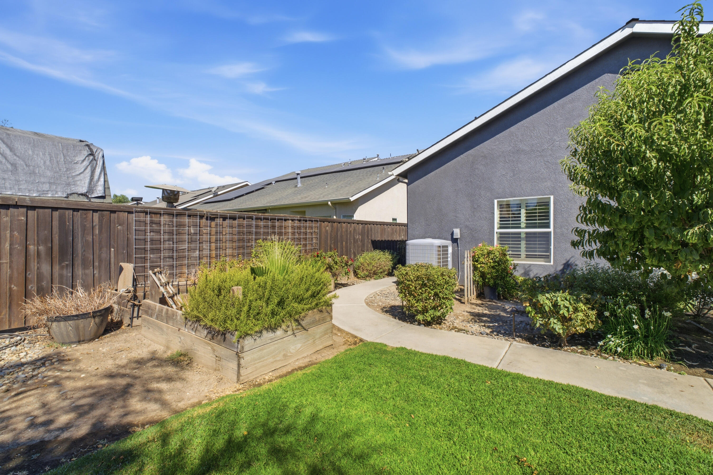 4923 W Lark Ave, Visalia, CA 93291