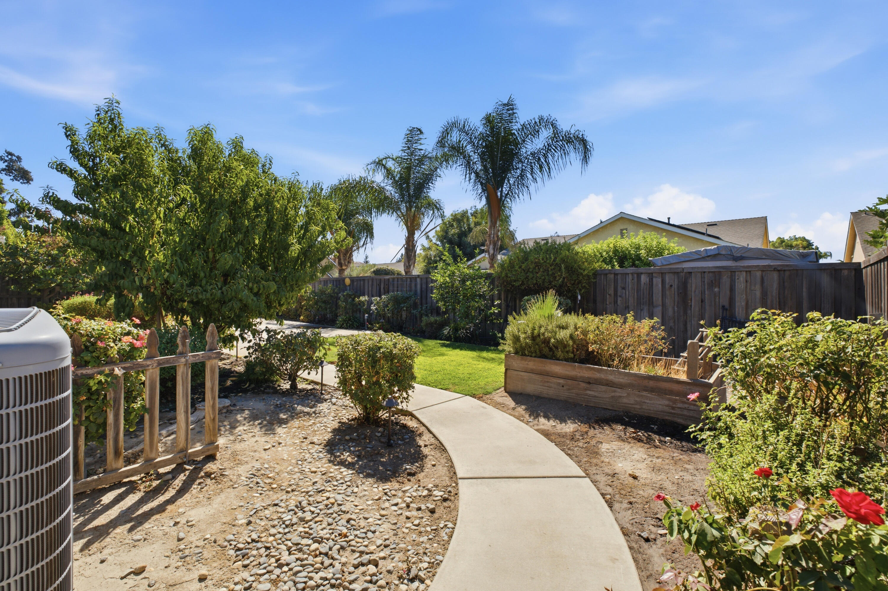 4923 W Lark Ave, Visalia, CA 93291