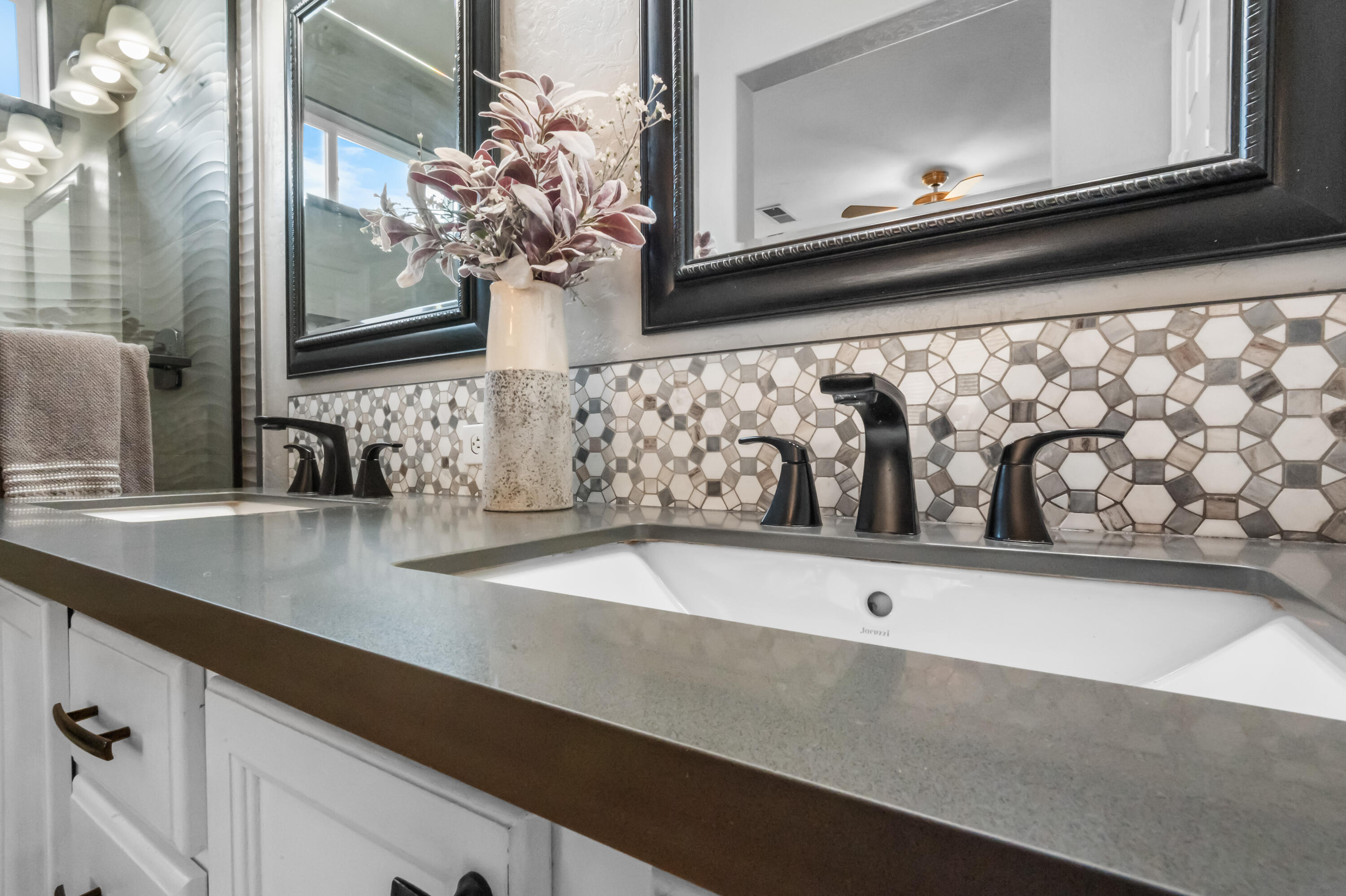 3922 W Flagstaff Ave, Visalia, CA 93291
