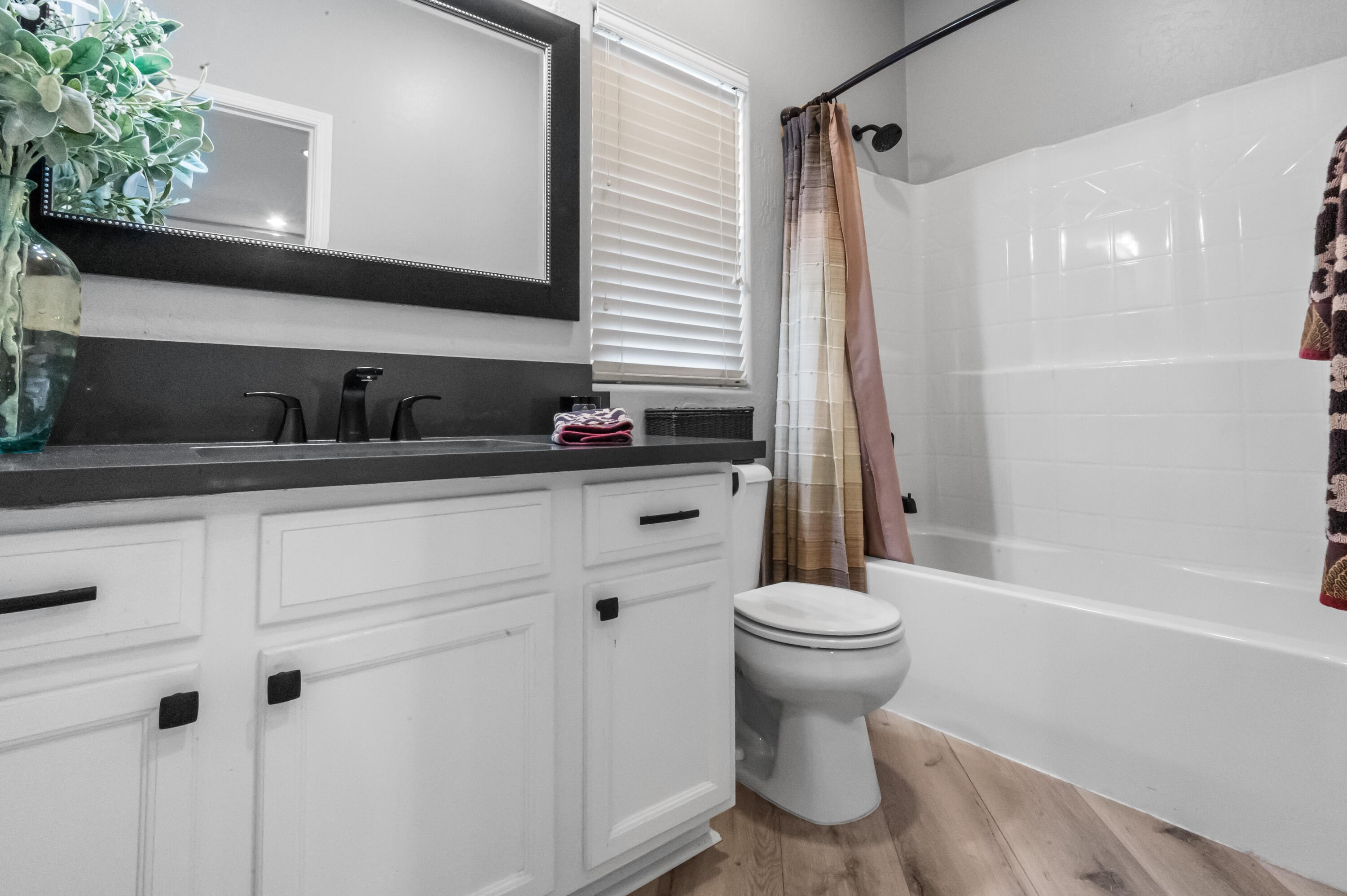 3922 W Flagstaff Ave, Visalia, CA 93291