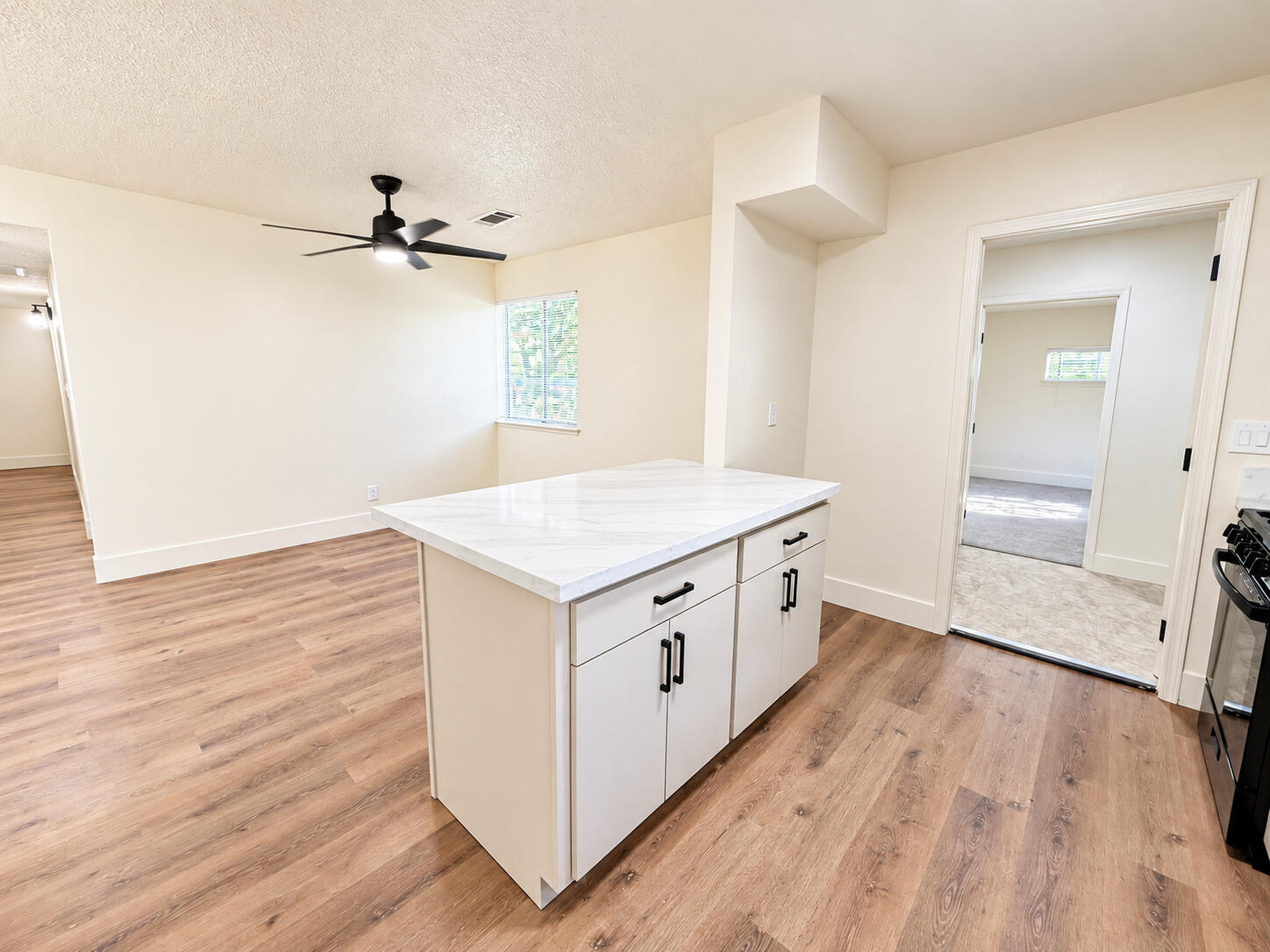15985 Edmiston Ave, Ivanhoe, CA 93235