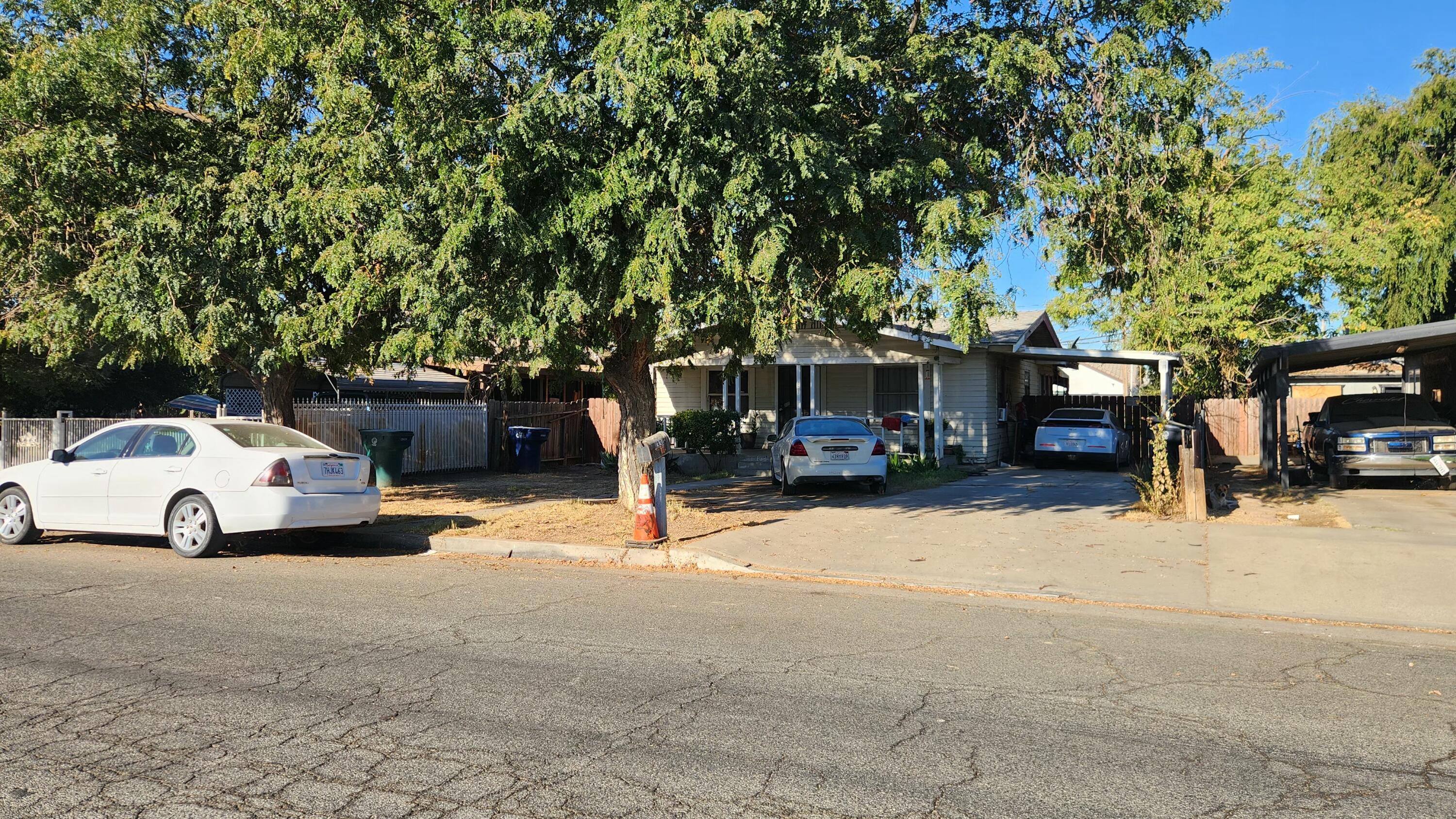 133 N Los Angeles St, Tulare, CA 93274