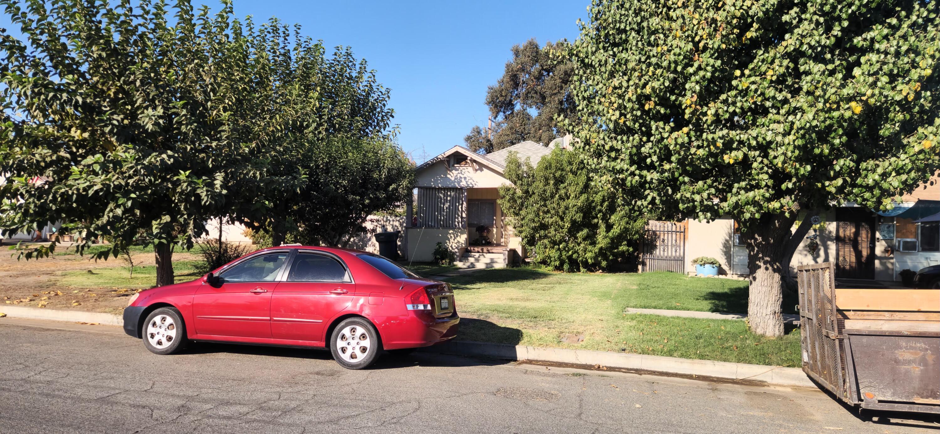 523 N G St, Tulare, CA 93274