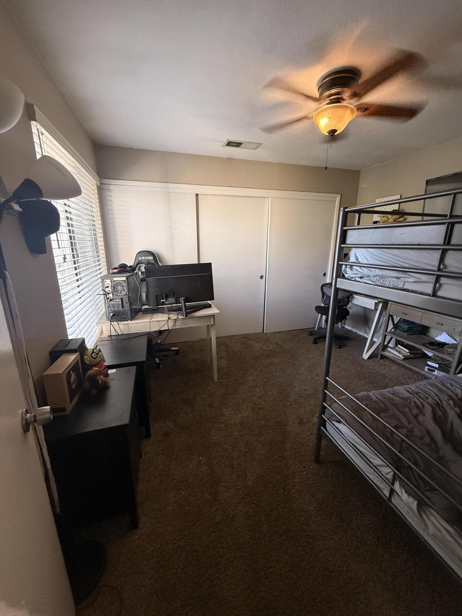 1338 E Castlecrest Ave, Visalia, CA 93292
