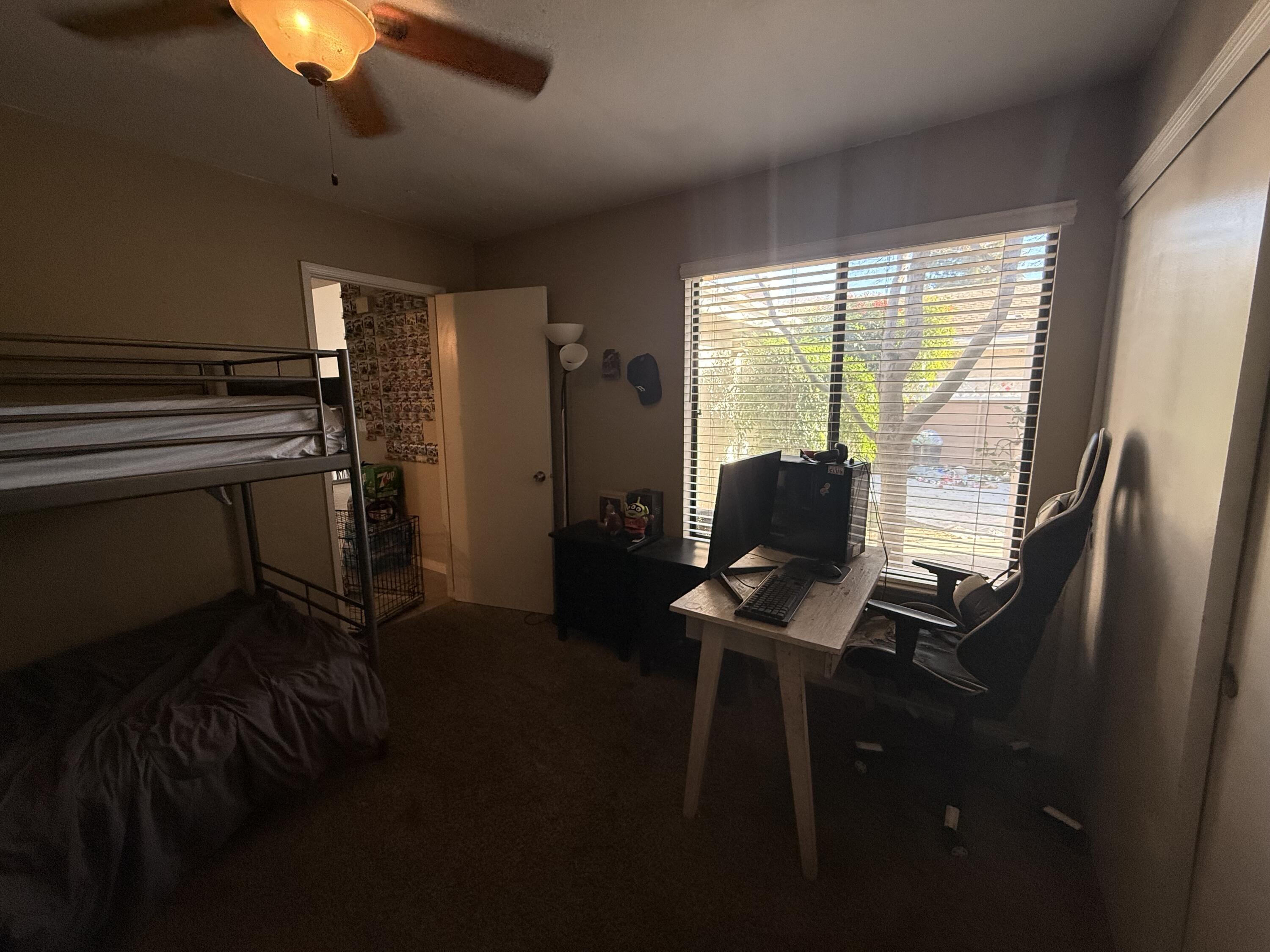 1338 E Castlecrest Ave, Visalia, CA 93292