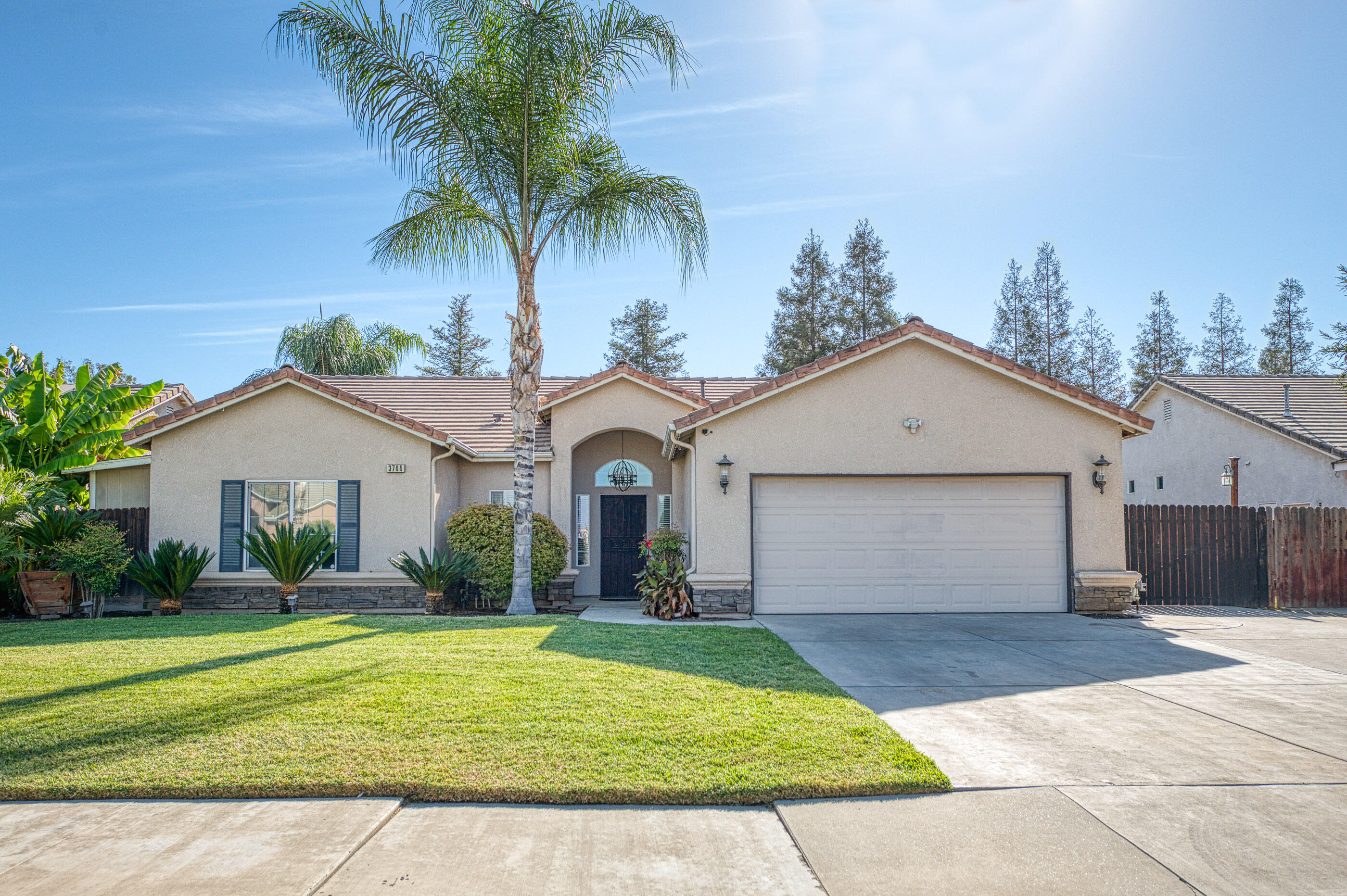 3744 Olive Ln, Selma, CA 93662